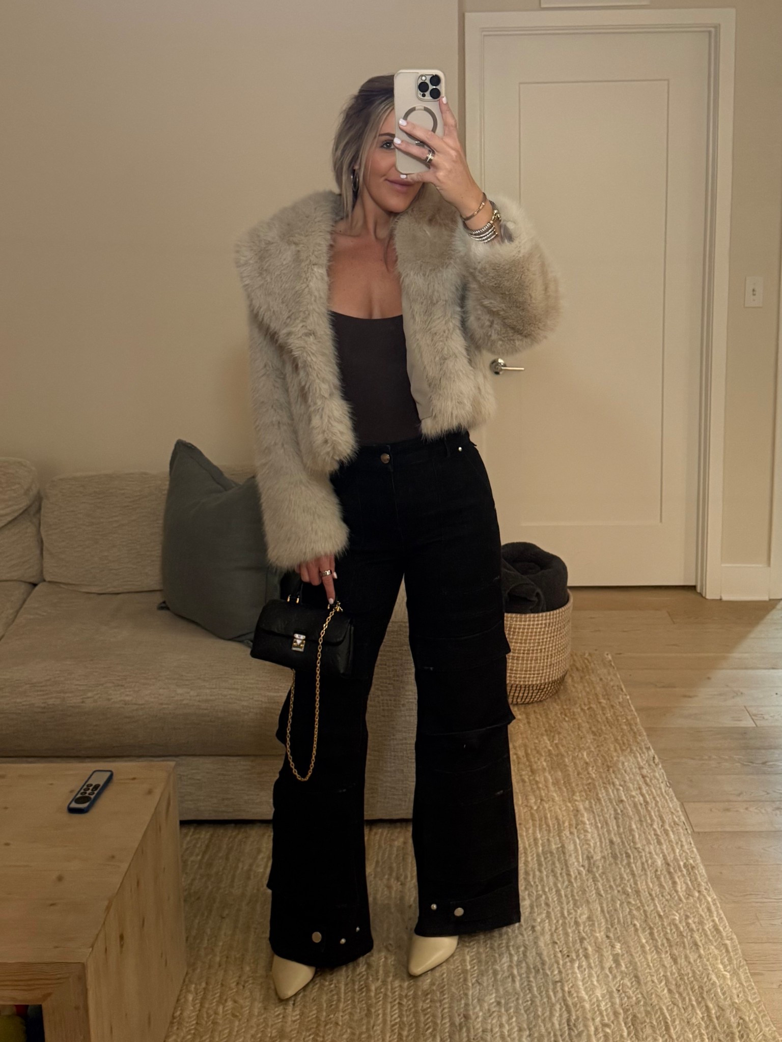 Fur jacket & jeans 🍸

#LTKTall #LTKTravel