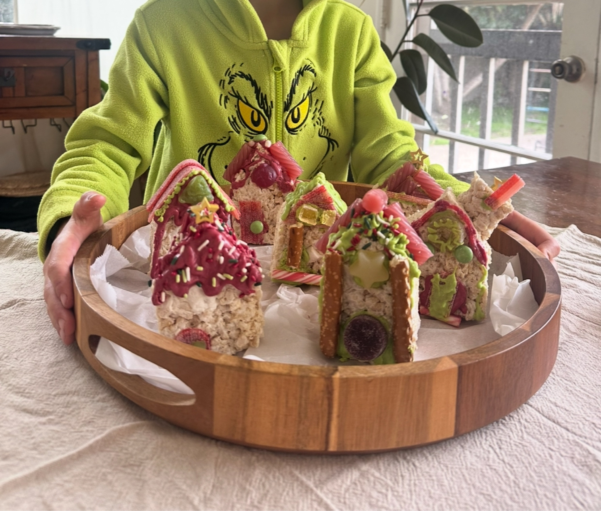 Rice Krispie Gingerbread Houses



#LTKSeasonal #LTKmomlife