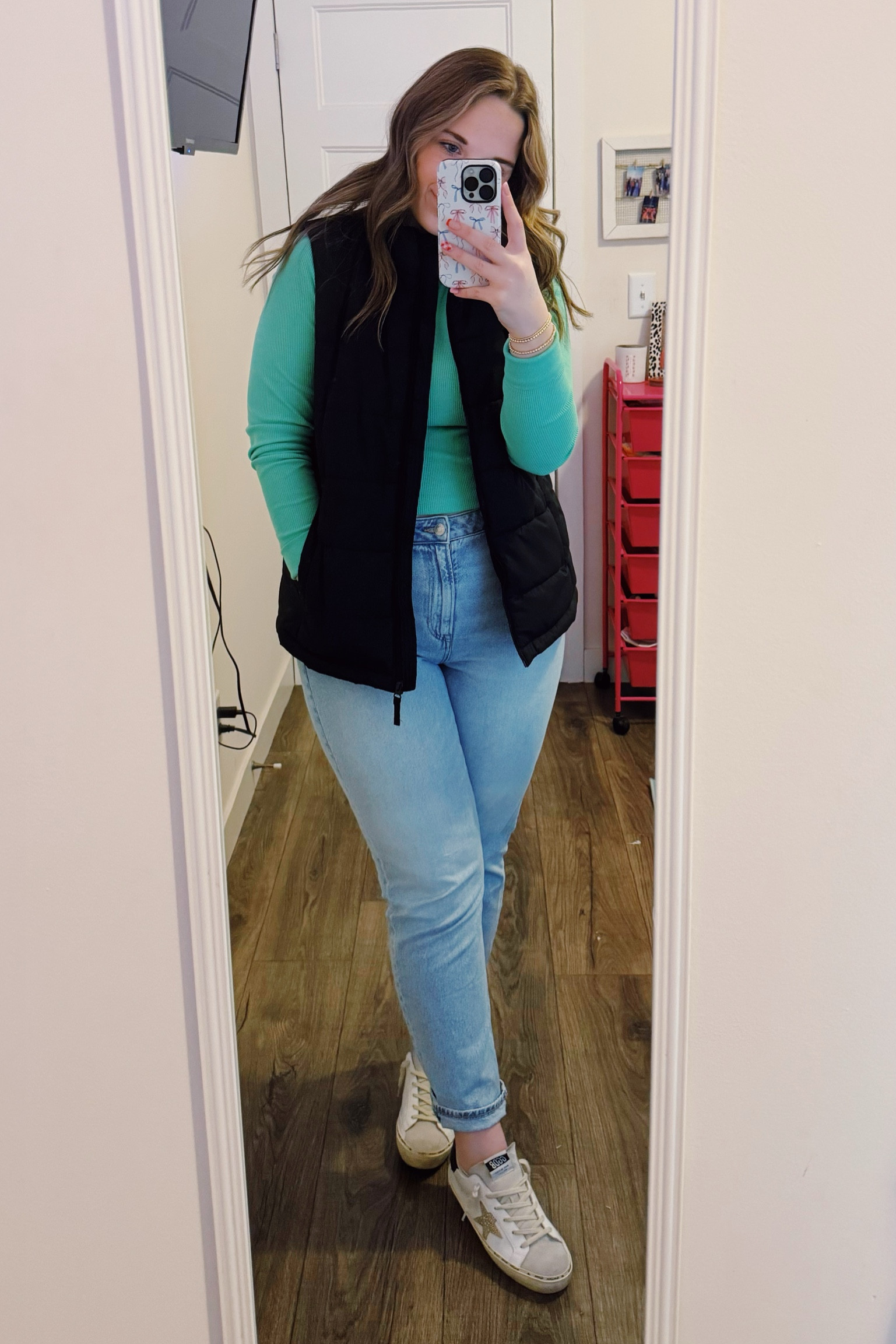 happy spring💚🙌🏼🌷🌟

green top on SALE for $9 right now!! 
jeans: 12 reg
puffer: L
long sleeve: XL

#LTKSpringSale #LTKSeasonal #LTKmidsize