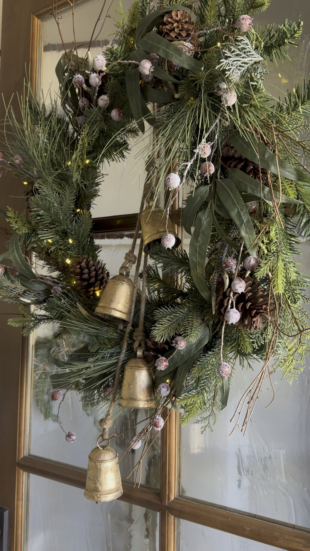 Follower Fave…
This wreath is on sale!  Its the most beautiful lit wreath with glittering berries, antlers, eucalyptus and pinecones 

#LTKHoliday #LTKhome #LTKsalealert