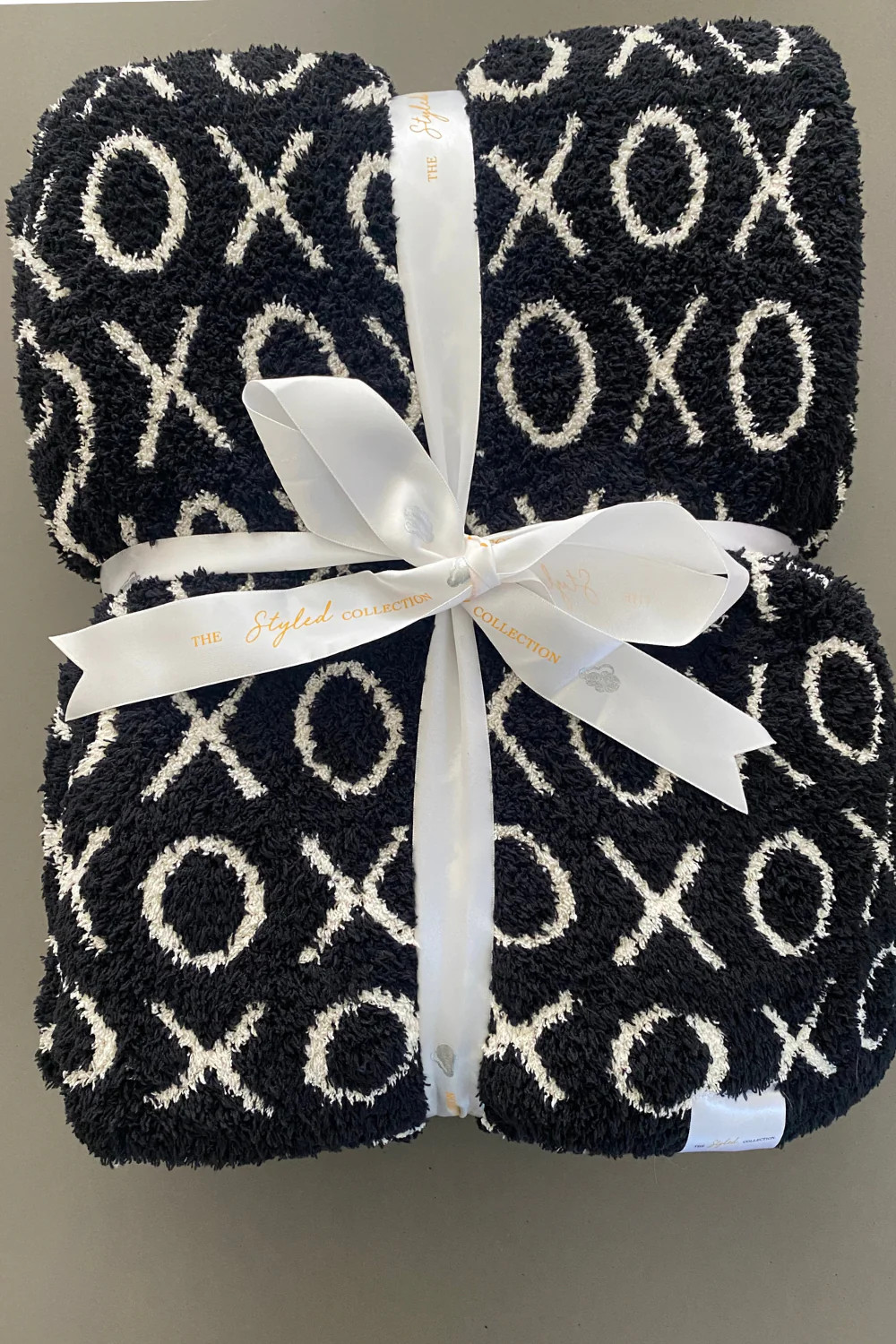 — Black/ Natural White | The Styled Collection