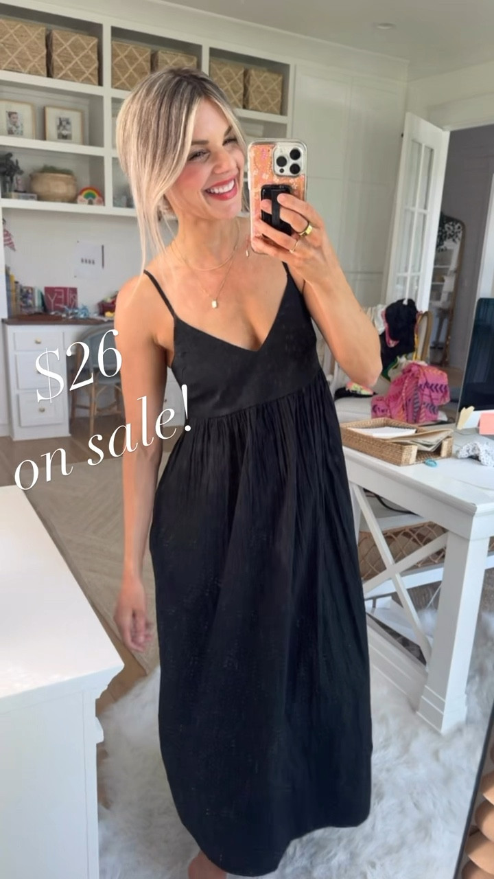This dress is perfect for summer — and it’s on sale right now for just $26! 🖤 SIZE DOWN! I’m wearing at XS and have room. I’m normally a small. 

#LTKStyleTip #LTKSaleAlert #LTKFindsUnder50