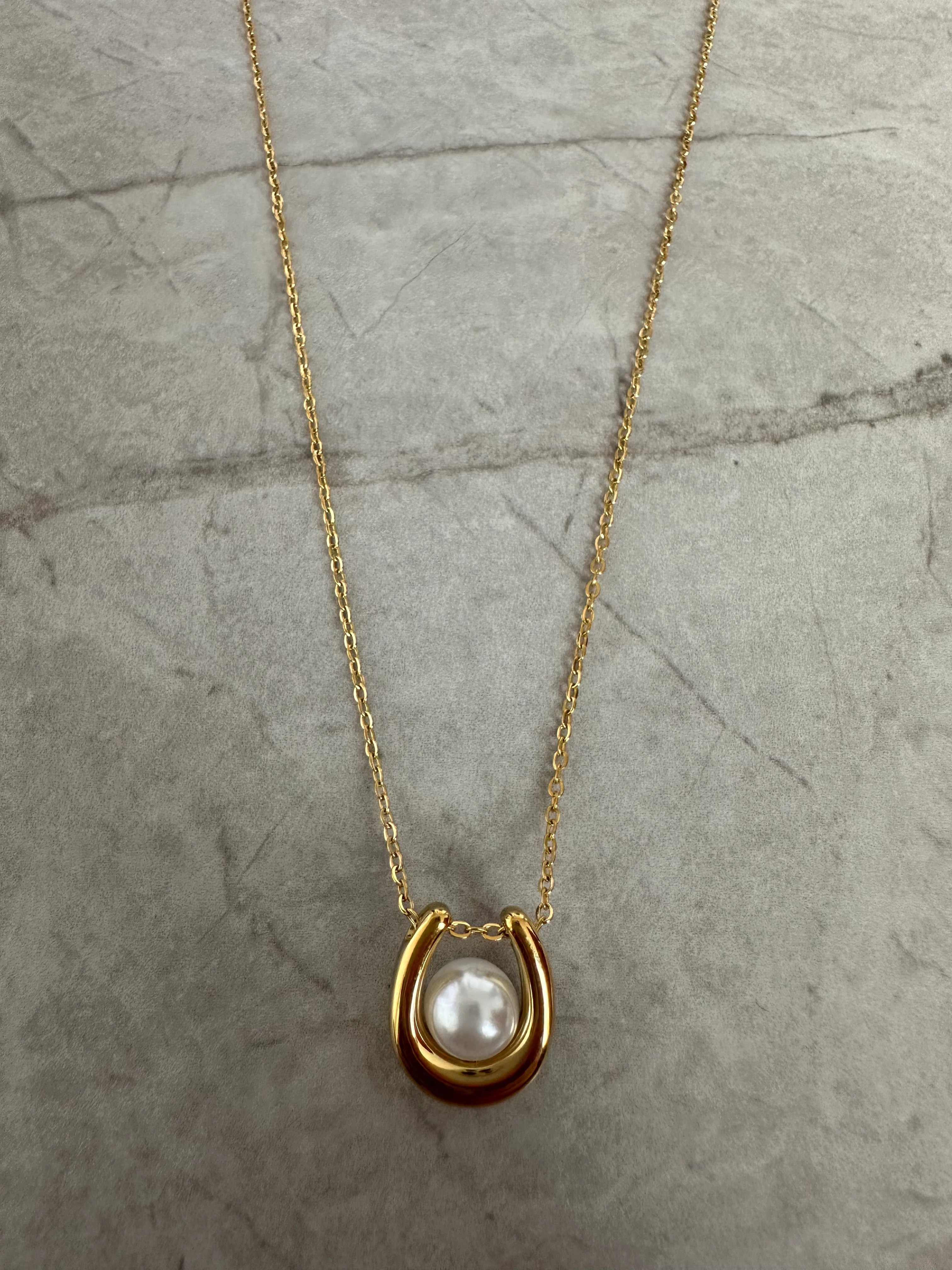 Pearl Drop Necklace | Saint Fatale