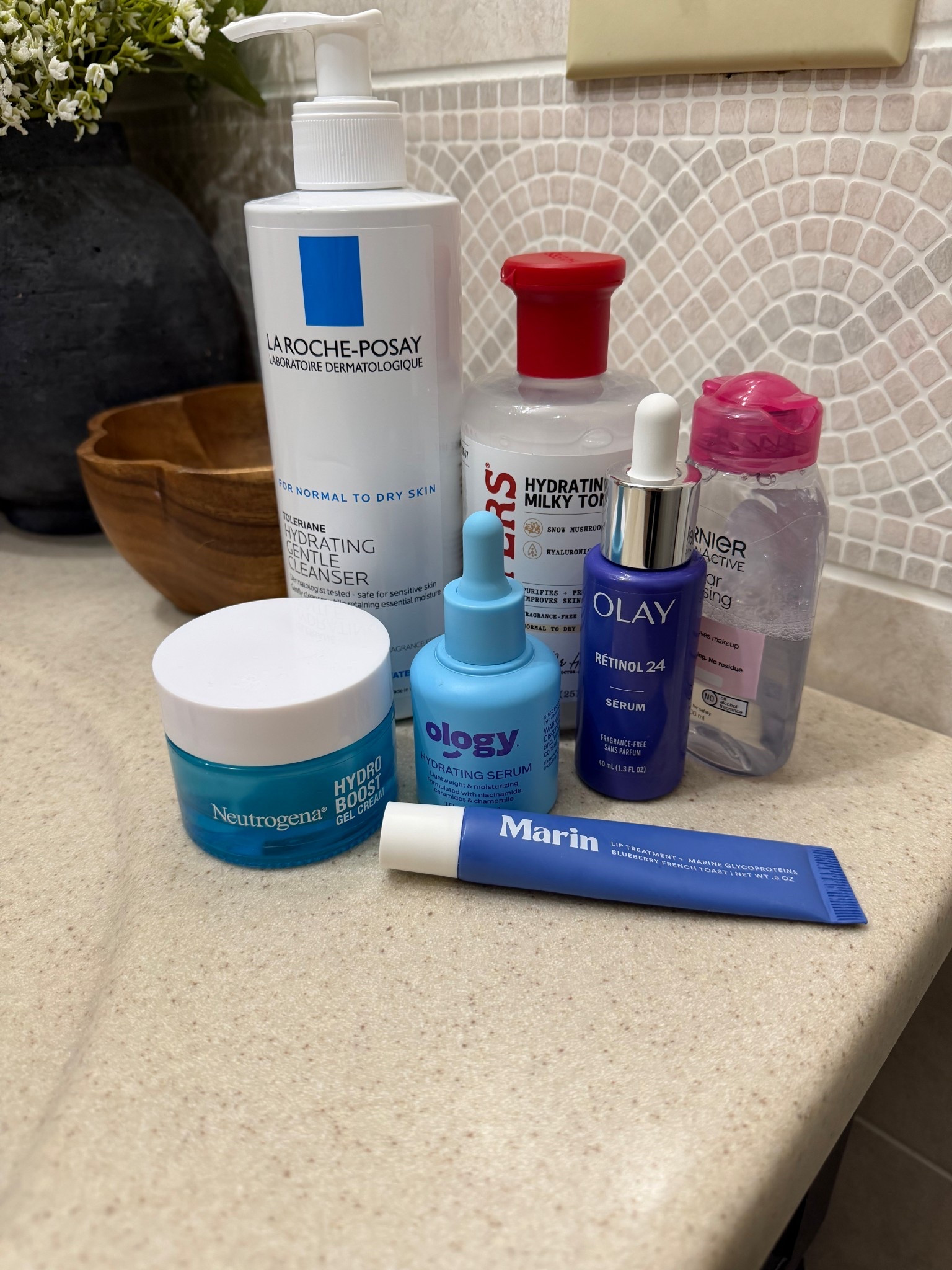 My daily skincare routine as a 26 year old mom!! I try to keep it simple and hydrating for my skin. 


#LTKmomlife #LTKBeauty #LTKmorningroutine