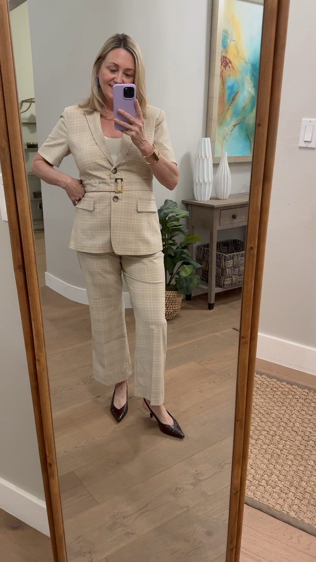Such a great plaid suit that’s perfect for early fall!