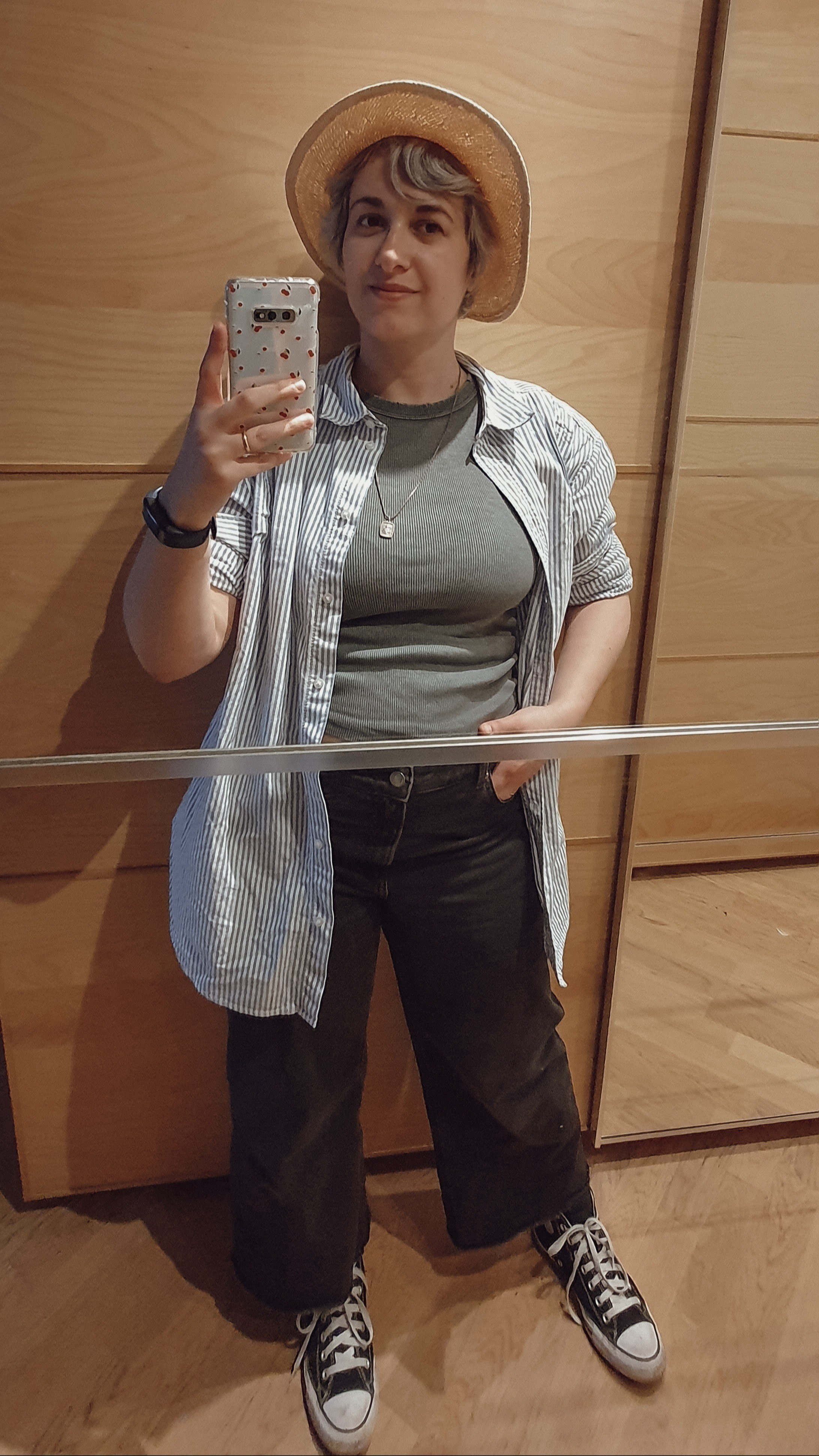 Lo scorso weekend ha fatto caldo. Noi siamo andati in campagna approfittando della bella giornata, ma senza dimenticare cappello antisole e camicia antivento

#LTKSeasonal #LTKover40 #LTKmidsize