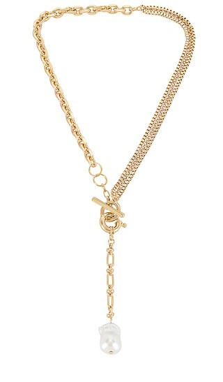 Pearl & Chain Lariat Necklace in Gold | Revolve Clothing (Global)