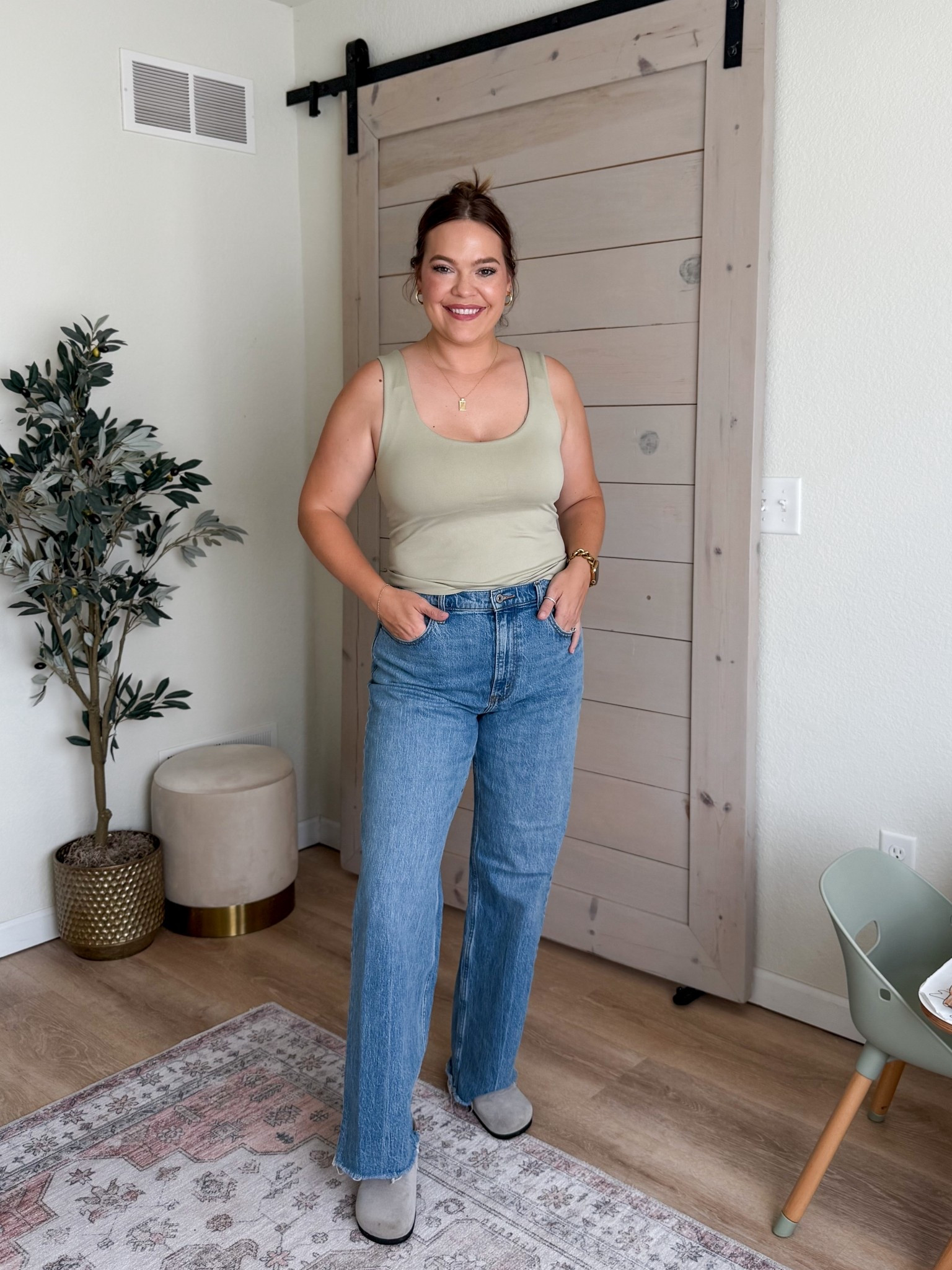 High rise 90s relaxed denim // wearing a size 31, I am usually a 10/12 so if you’re between sizes I’d suggest sizing up // Abercrombie denim sale / use code DENIMAF for an additional 20% off their current sale through 8/11 / mom jeans / fall fashion / jeans sale 

#LTKMidsize #LTKStyleTip #LTKSaleAlert