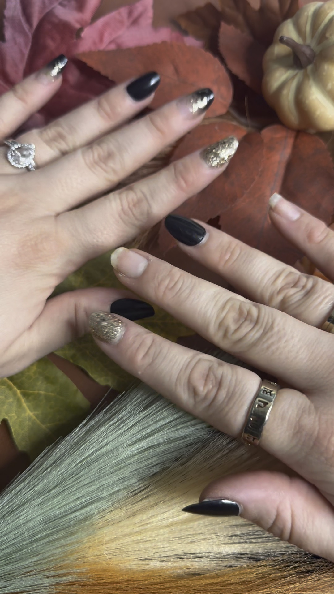 Holiday nails
Gold chrome nails


#LTKGiftGuide #LTKFindsUnder50 #LTKHoliday