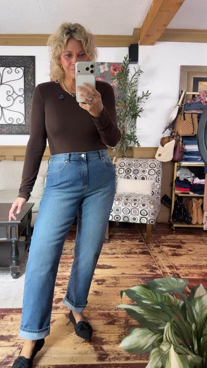 Cozy wool blend top size large and jeans size 10

#LTKootd #LTKMidsize #LTKOver40