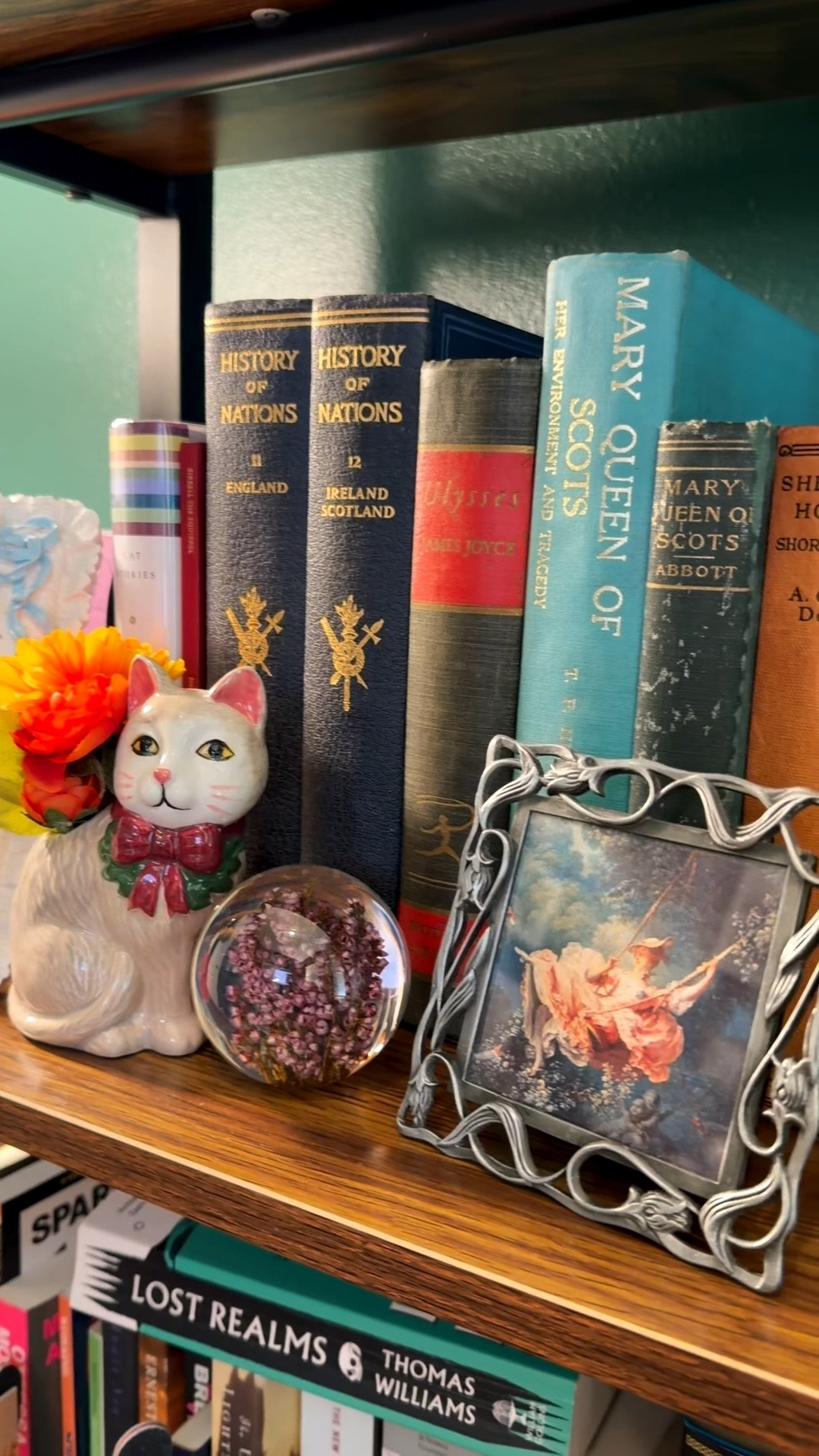 My favorite corner of the house 📚 I love styling my shelves with pieces that make me smile—like this cat vase from Anthropologie and cozy bookish finds. Shop the exact pieces and similar finds below to create your own cozy reading nook ✨


#LTKdayinmylife #LTKHome #LTKstorytime