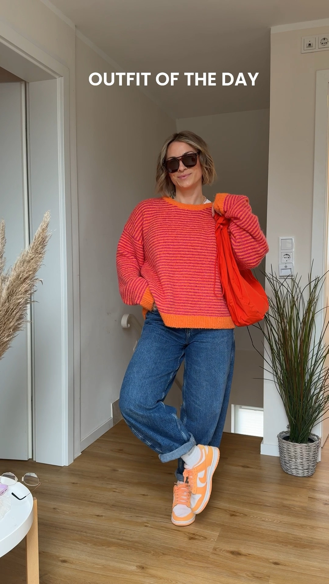 Motto: 🍑-kalt aber Bock auf Farbe 😬
Das ist mein #outfitoftheday 🧡 #pullover #sassyclassy #otto #streifen #strickpullover #jeans #barreljeans #gotbag #moonbag #sonnenbrille ##sneaker #nikedunk #aboutyou #jdy

#LTKstyletip #LTKdeutschland #LTKspring