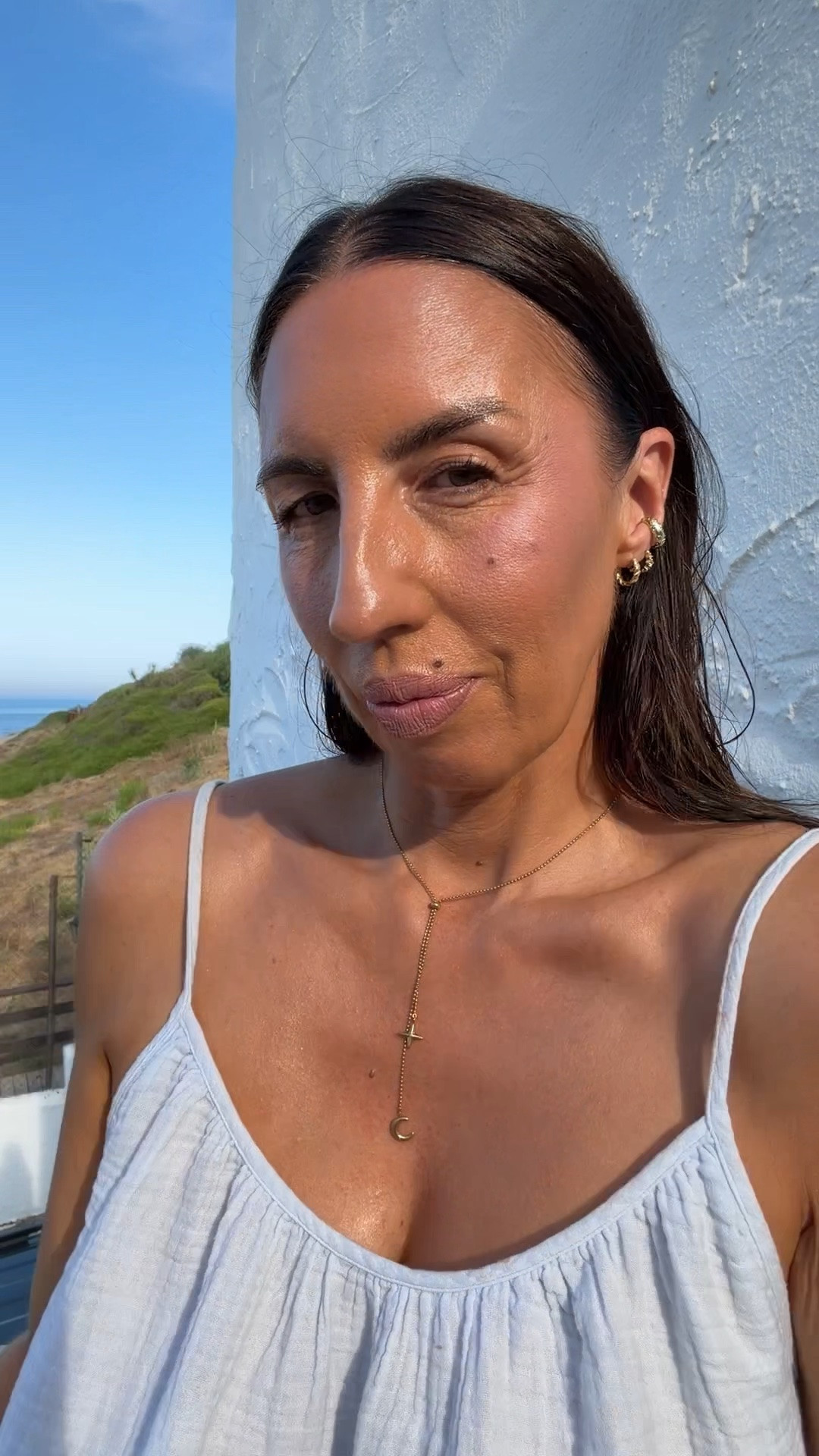 Glowy holiday make up

#LTKuk #LTKsummer #LTKbeauty