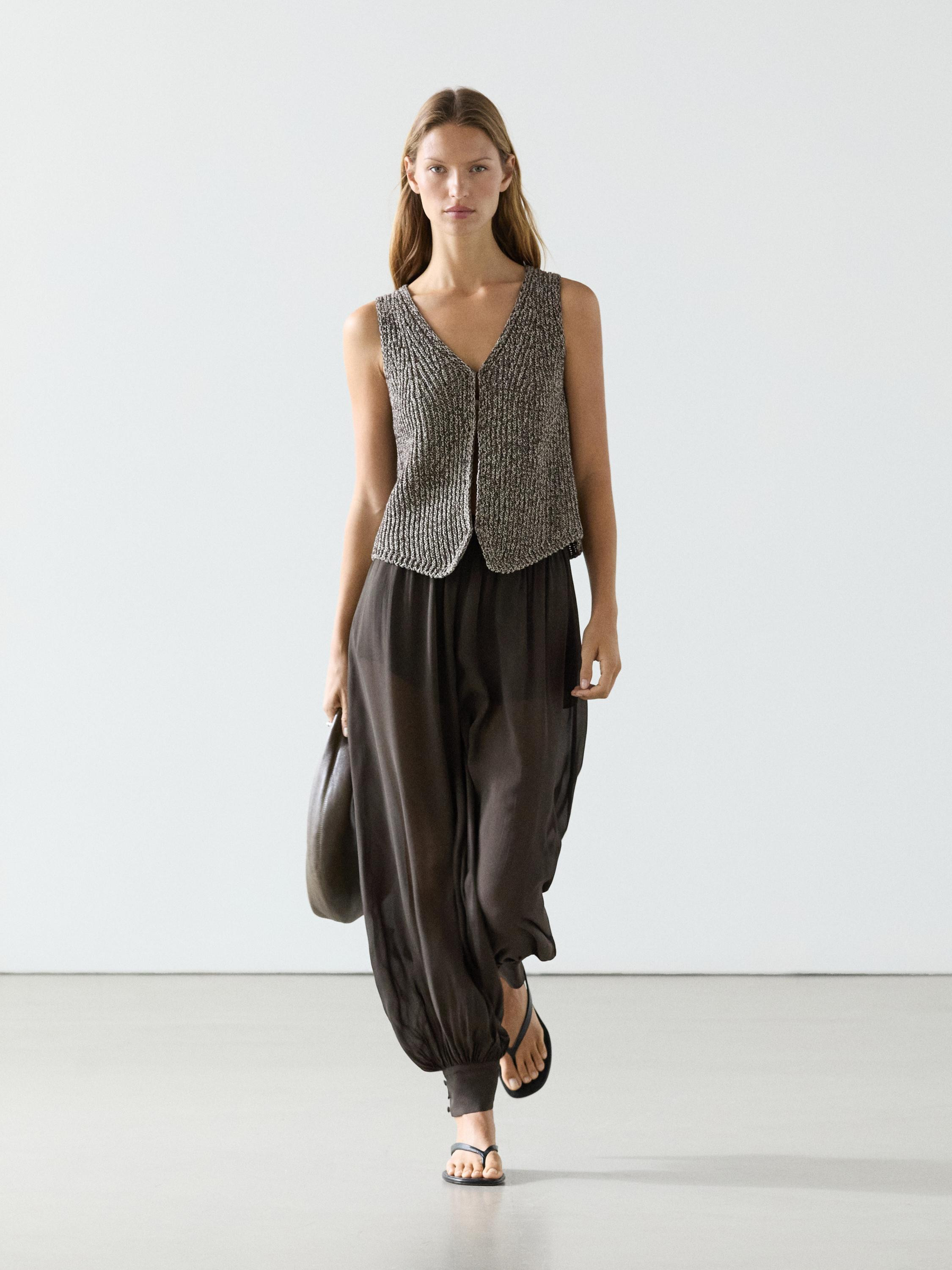 Cotton blend V-neck knit vest | Massimo Dutti US