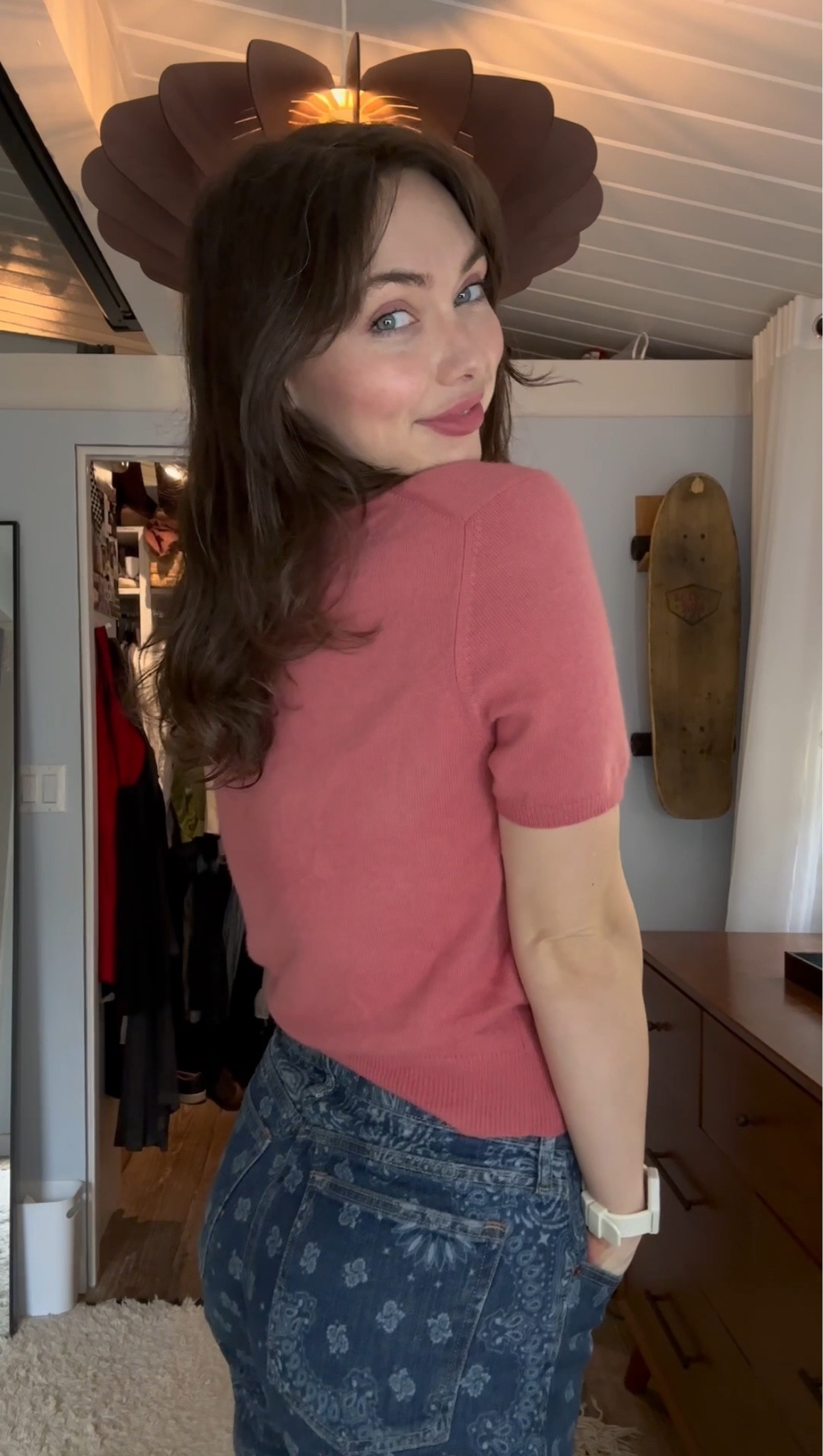 Short-sleeve sweaters are truly the LA essential. Perfect for those cloudy, in-between days when it’s cool enough for a knit but still warm in the afternoon. I love how they feel polished without being heavy — the ideal throw-on piece for coffee runs, errands, and easy everyday outfits. Light, breathable, and so flattering.
#ShortSleeveSweater #LightweightKnit #LAStyle #CozyBasics #TransitionalOutfits #CloudyDayStyle #NeutralWardrobe #MinimalChic #LTKStyle #SweaterWeather #EverydayOutfits #EffortlessStyle #CapsuleWardrobe #ChicEssentials

#LTKSeasonal