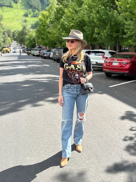Everyone's favorite Levi's, and a great dupe for the gold day pair have finally been restocked! #Levi's #CelebrityStyle

#LTKStyleTip #LTKFindsUnder100