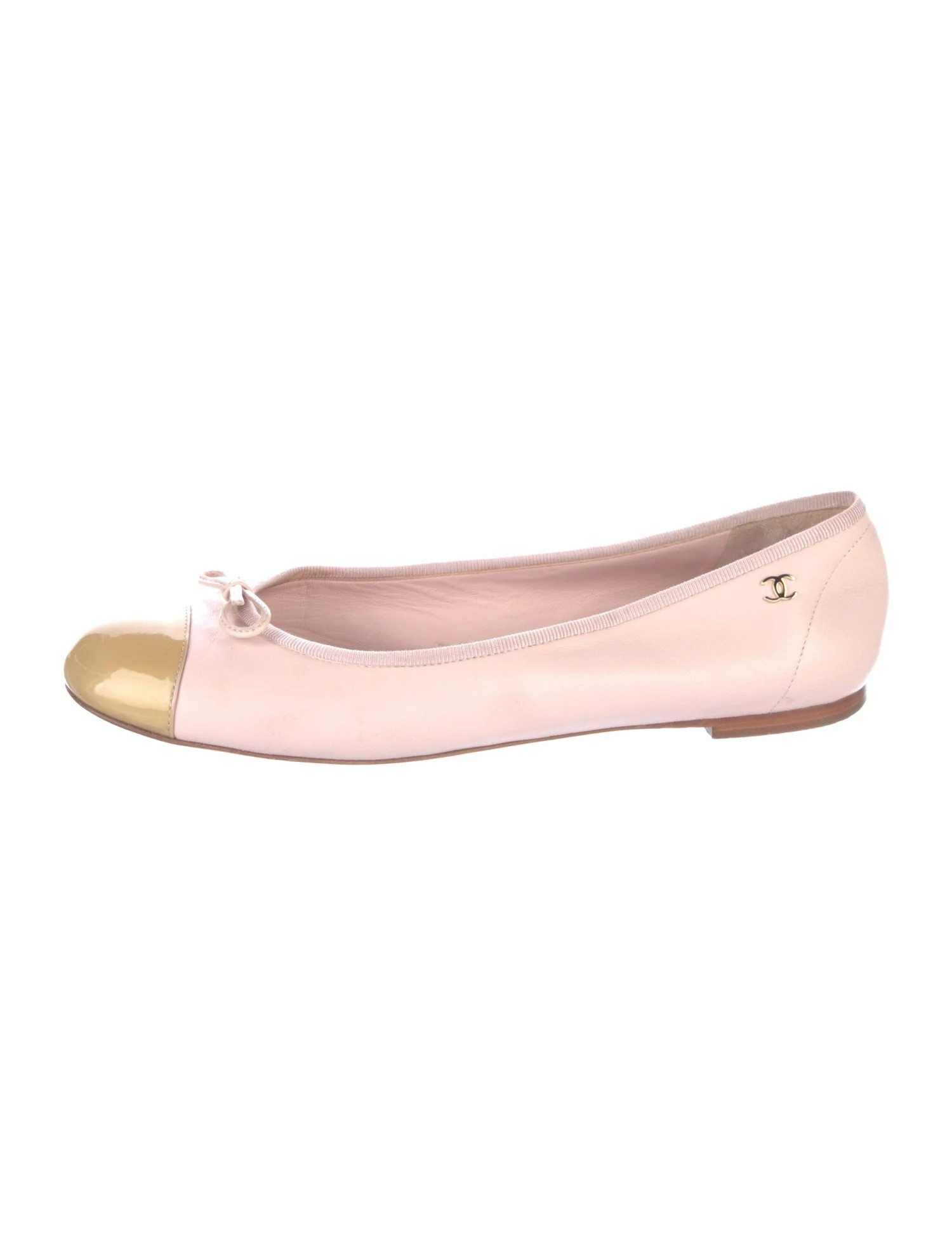 Chanel Interlocking CC Logo Leather Ballet Flats | The RealReal