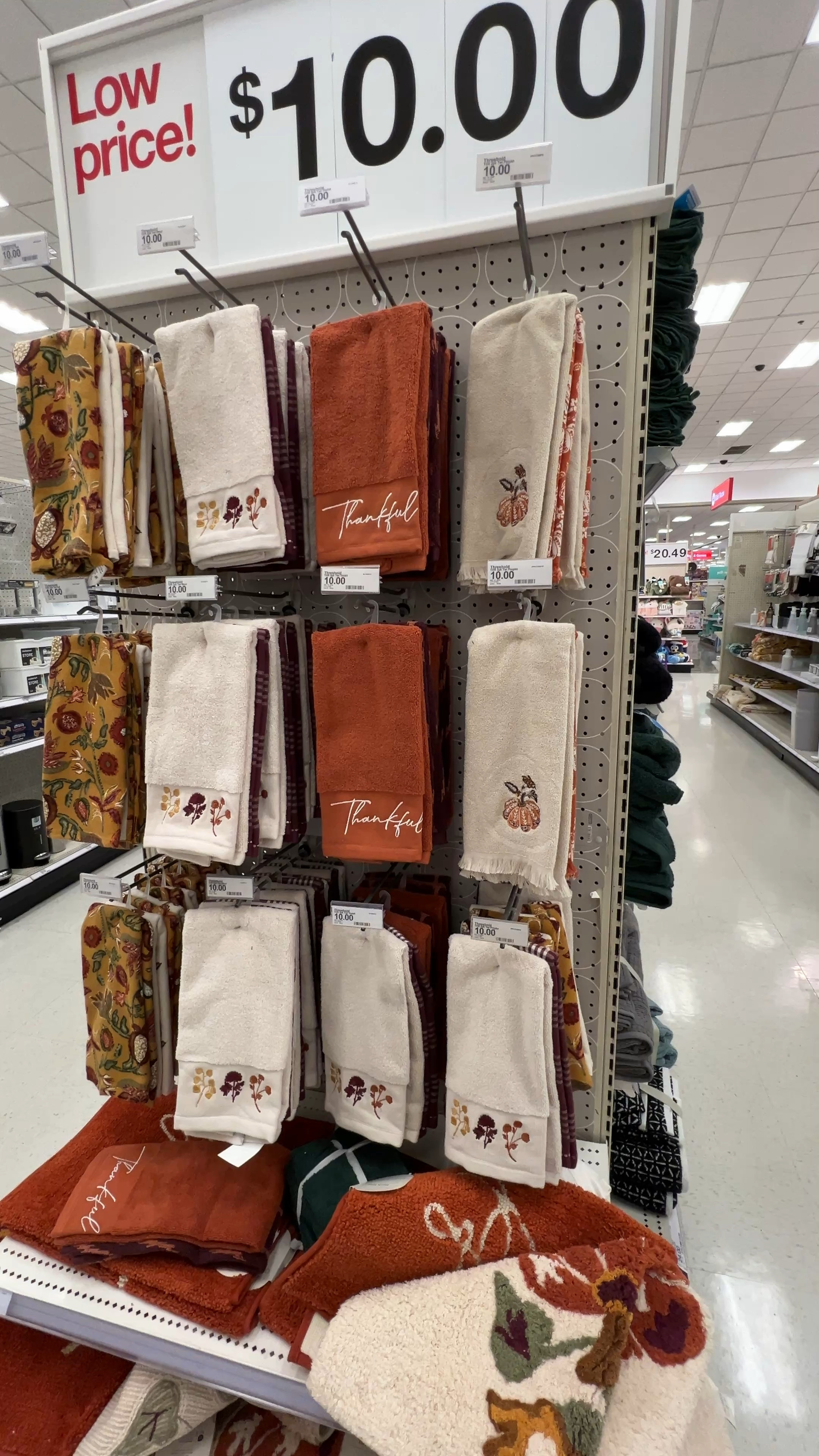 $10 Fall and Thanksgiving 2-pack kitchen towels! 🍁🍂

Plus there are matching mini rugs! 


#LTKSeasonal #LTKHome