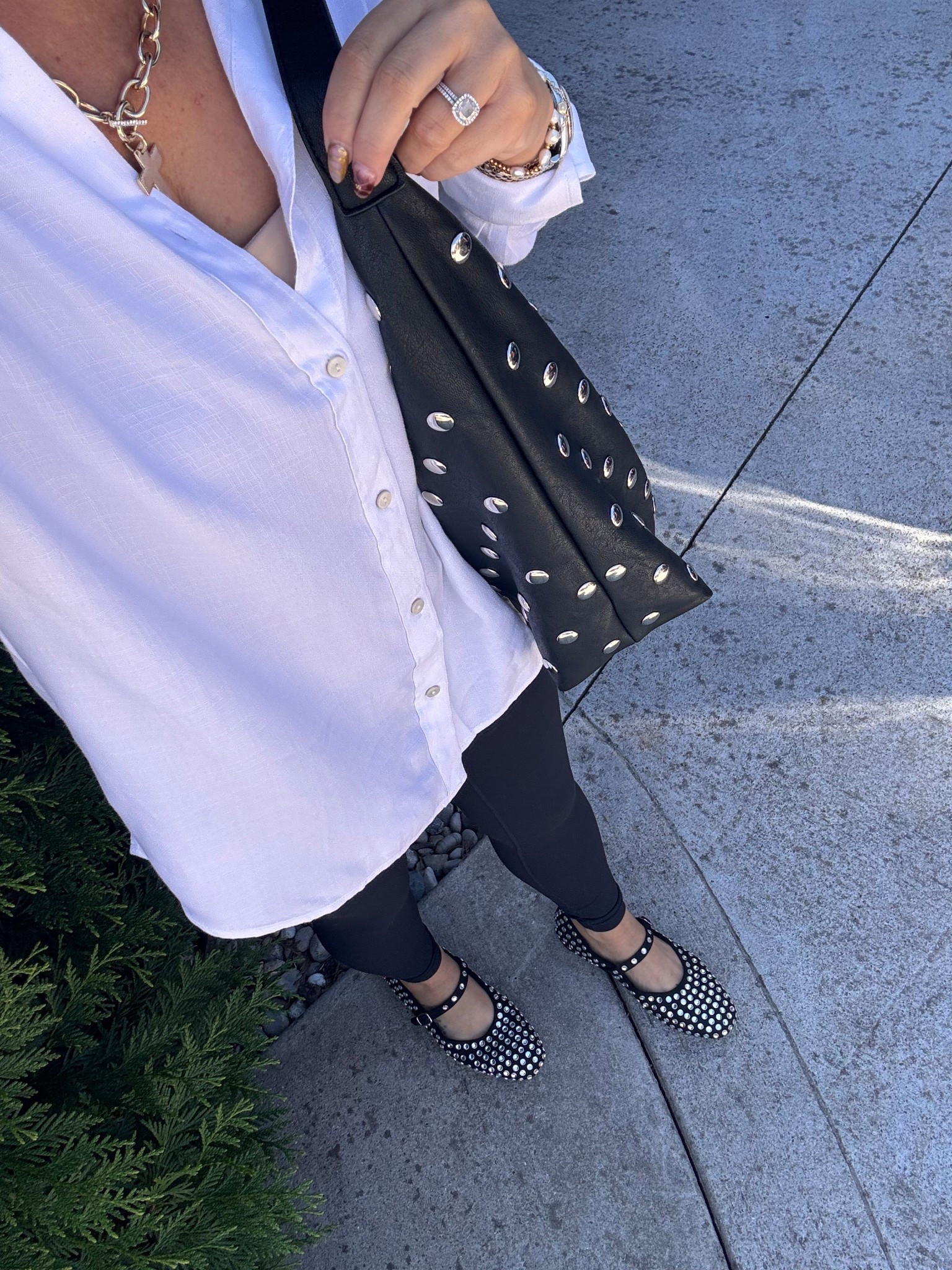 OOTD!!!! I’m obsessed with this guy and it was just perfectly with my studded flats

#fallhandbag #fallfashion 

#LTKFindsUnder50 #LTKStyleTip #LTKOver40