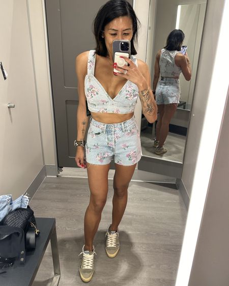 Taking this fun denim set on vacation! Wearing XS top and size 0 shorts (they run large). I’m actually wearing a size 00 in photo but I grabbed a size 0 online.
