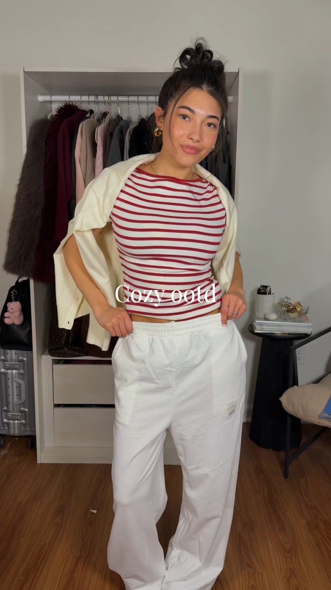 Cozy but make it styled 🤍 Simple pieces, big impact — and the top is on sale now 👀

#LTKootd #LTKSaleAlert #LTKgrwm