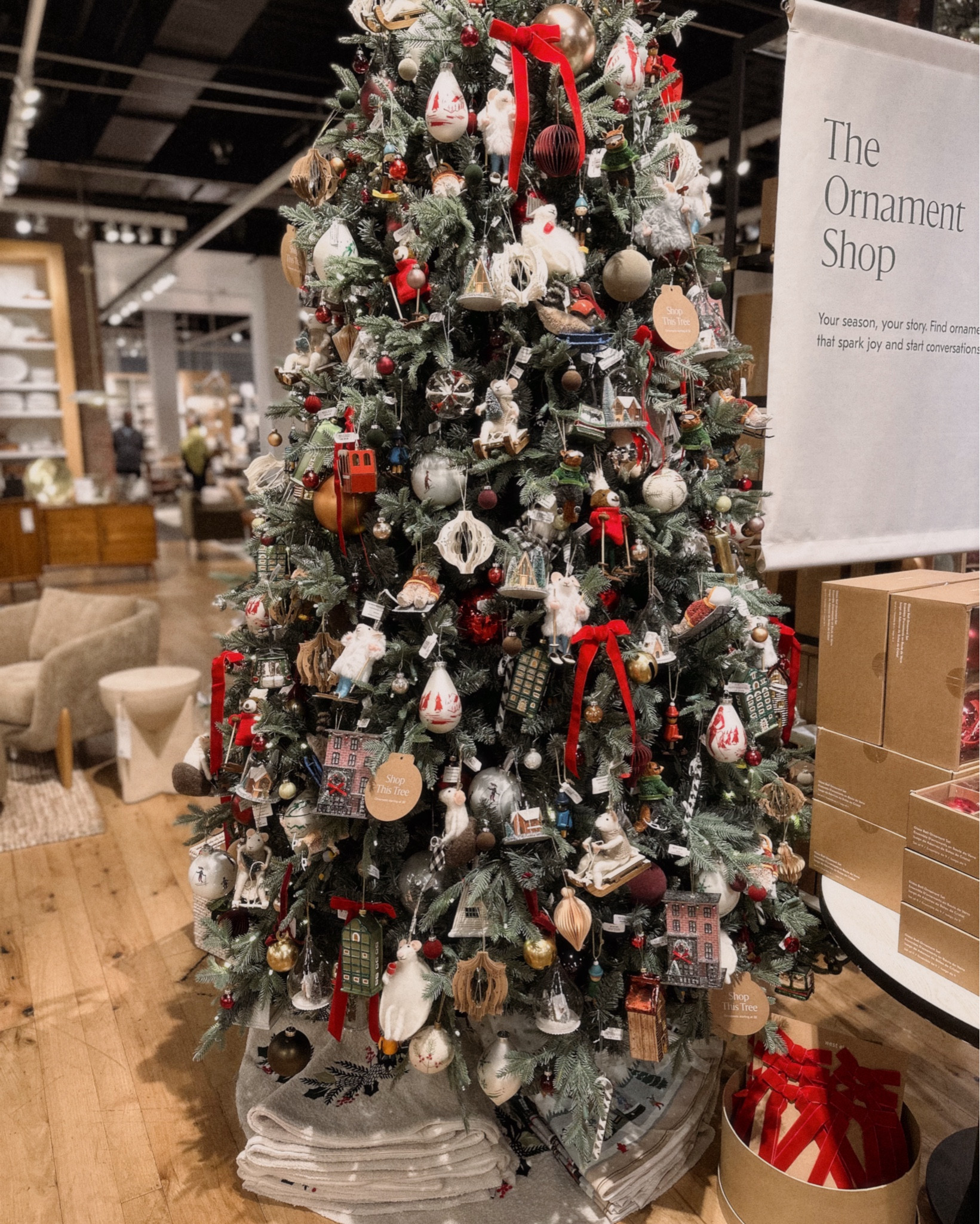 Festive finds from this weekend 🎄🎁🎅🏻 the holiday season is upon us! I found some really cute holiday decor and gift items in my favorite stores this weekend. Have you started decorating yet? 

#LTKHoliday #LTKGiftGuide #LTKFindsUnder100