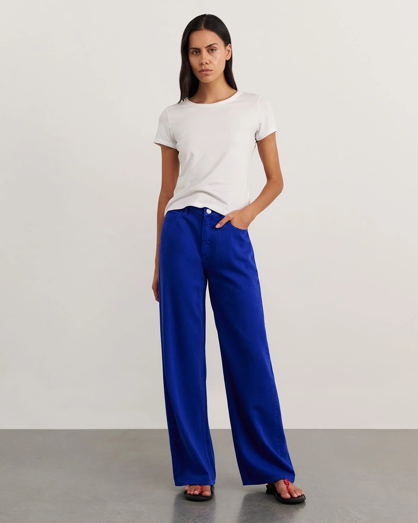 How great are these jeans in cobalt blue??!!
Sizes 6-16. Currently on sale too.
#cobaltblue #jeans #trending