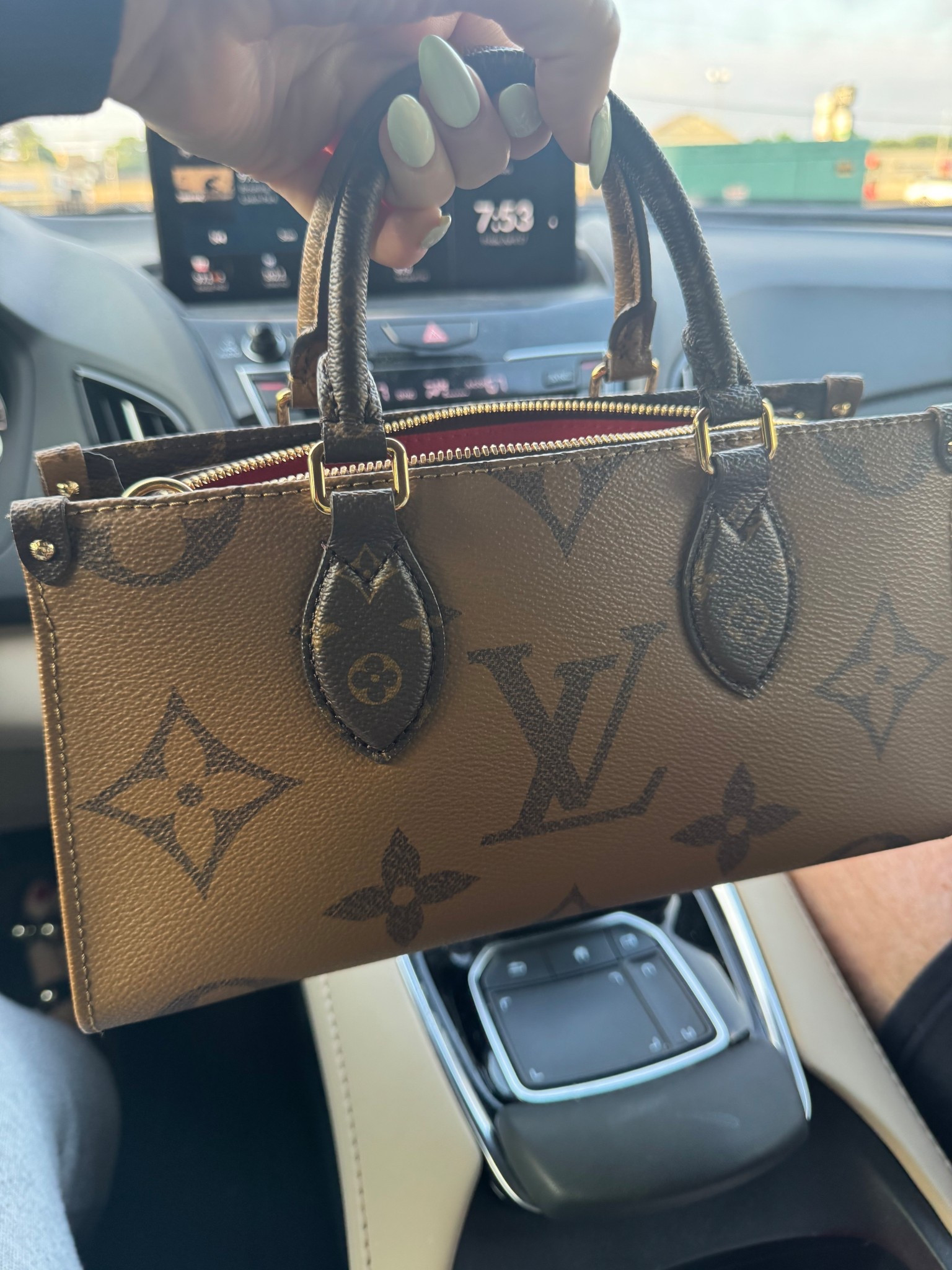 This month’s @Vivrelle score! Use code: MADISONSCOTT for your first month free!

Luxury, luxury bag, borrow, borrowed, designer handbag 

#LTKmomlife #LTKootd #LTKgrwm