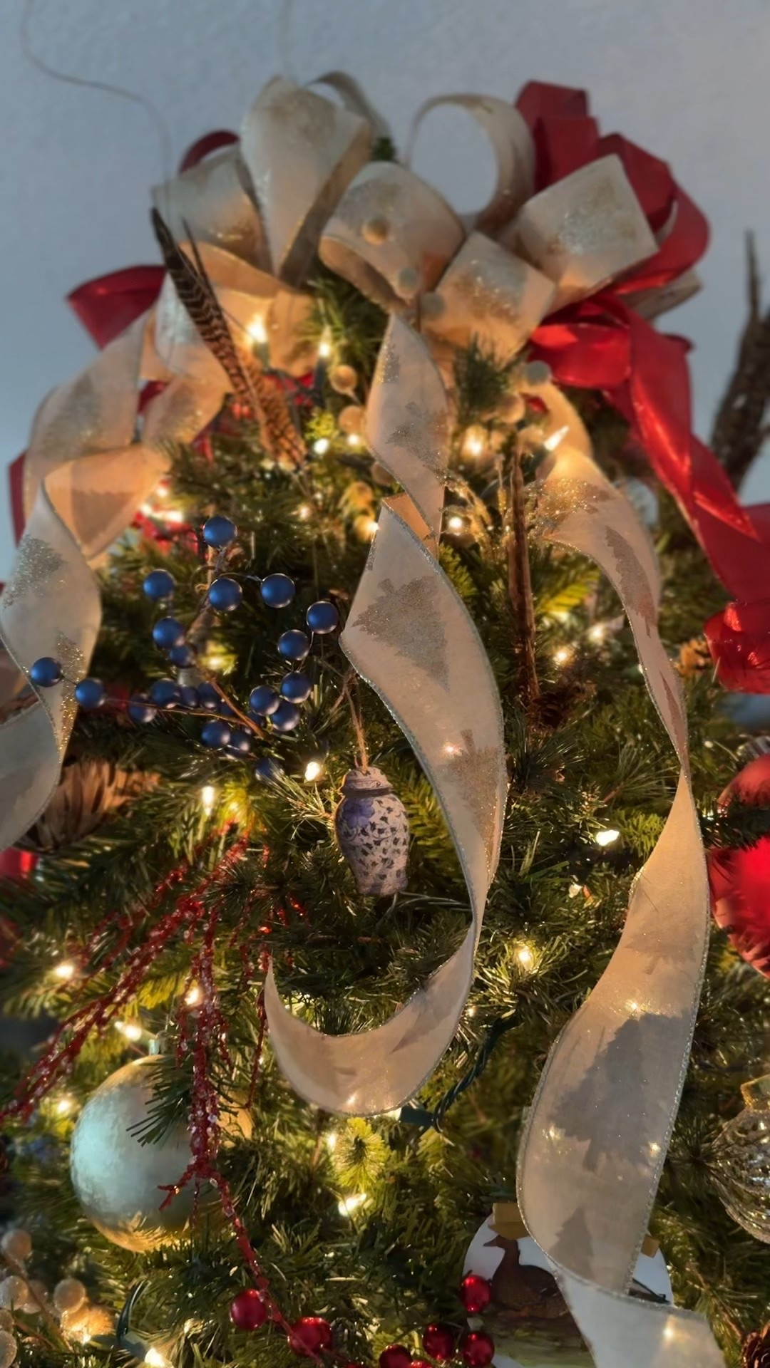 Blue & white details this year!🎄

#LTKHoliday #LTKSeasonal #LTKHome