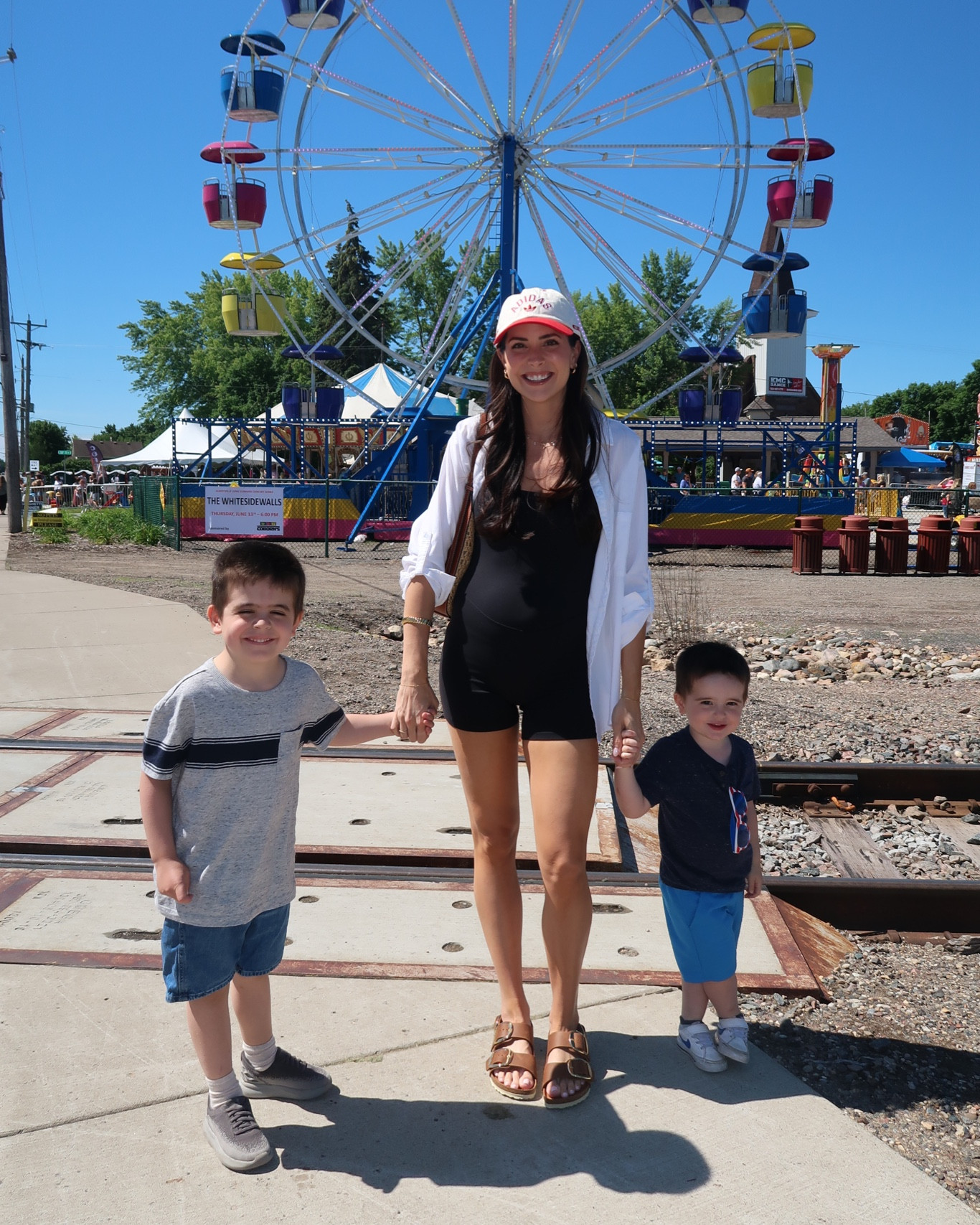 Bump friendly fair outfit 🎡
Amazon onesie: true to size 