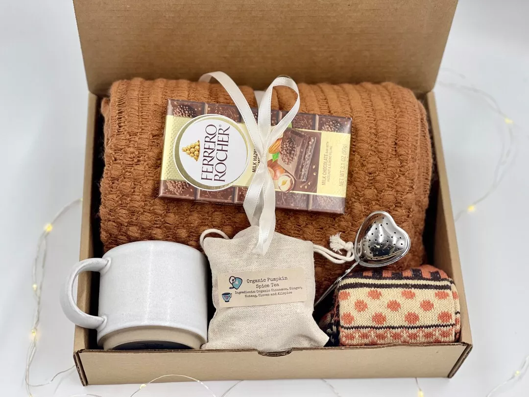 Cozy Hygge Gift Box, Self Care Gift, Gift for Women, Gift Idea, Fall Gift,  Hygge Gift Box, Sympathy Gift, Gift Basket, Care Package for Her 