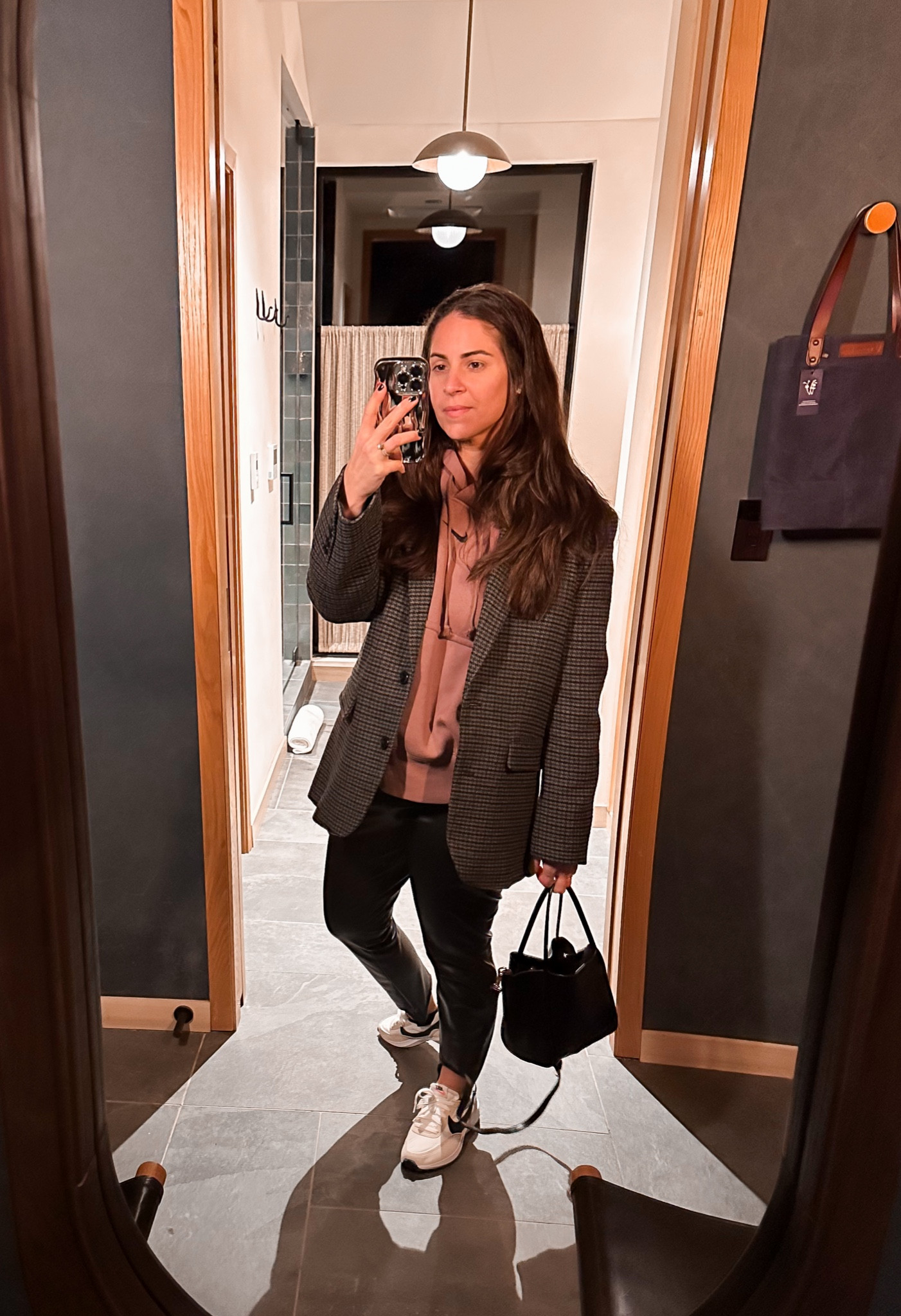Casual, Sporty OOTD

Houndstooth Blazer: Mango (on sale for under $100)
Mauve Fleece Hoodie: Nike (size down one)
Faux Leather Leggings: WhoWhatWear (linking similar)
Shoes: Nike Waffle Debut
Black Mini Tote Bag: Anthropologie

#LTKitbag #LTKfitness

#LTKshoecrush #LTKSeasonal #LTKsalealert