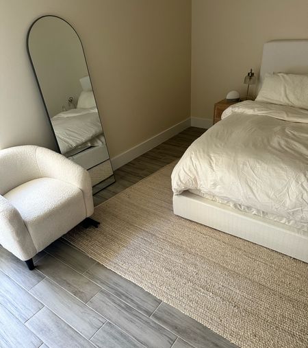 My bedroom rug , chair , bed and bedding 🌾🧺🤍

#LTKfamily #LTKhome #LTKfindsunder100