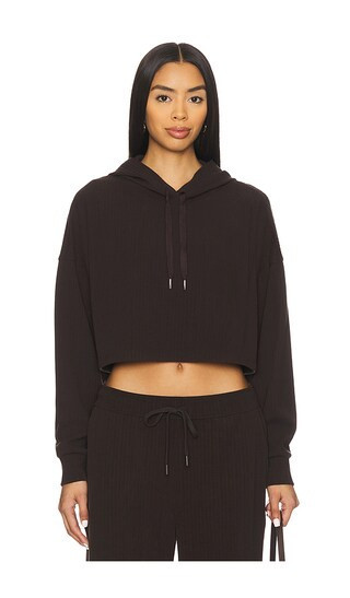 Beyond Yoga Breathe Easy Ribbed Cropped Hoodie in Brown. - size M | Revolve Clothing (Global)