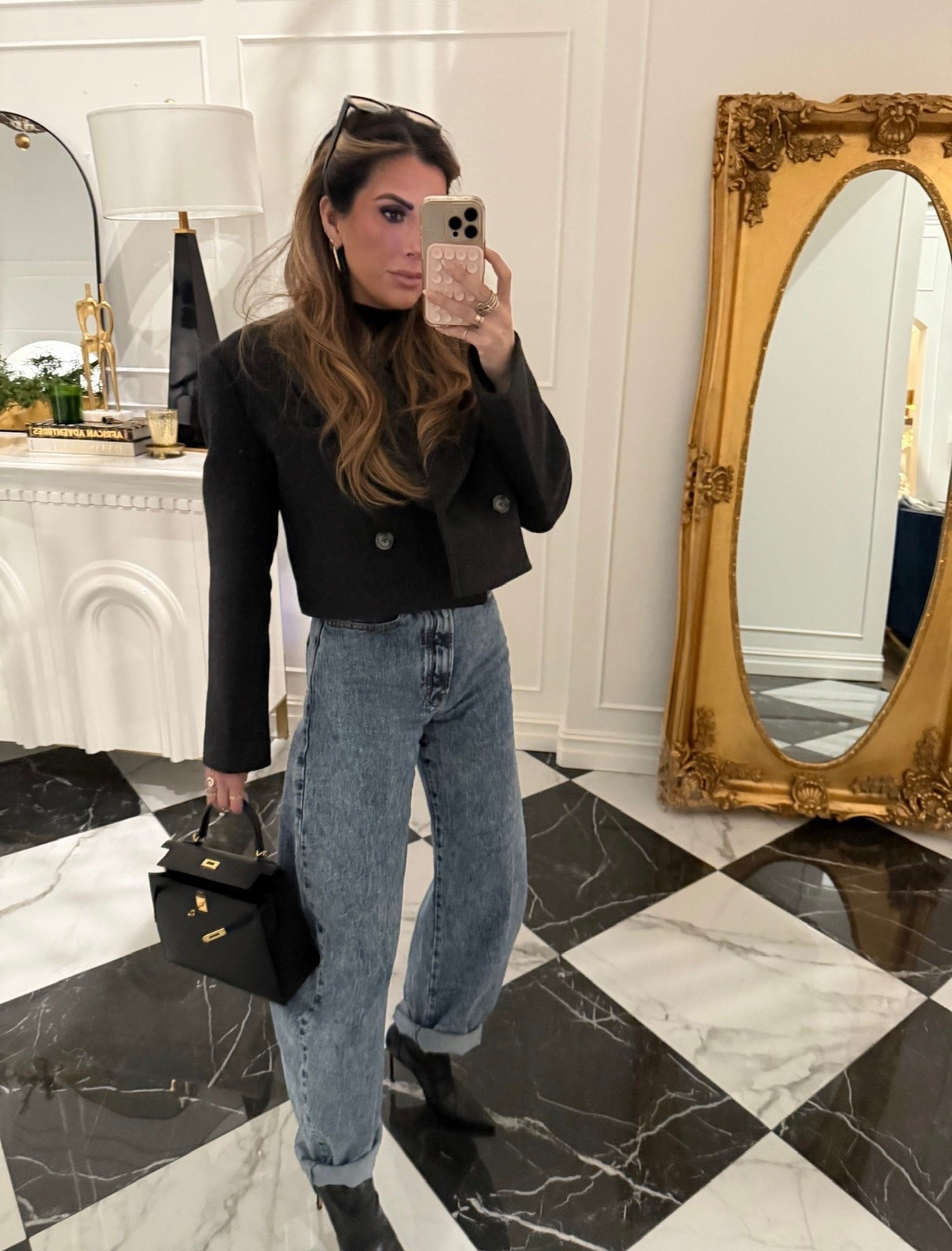 Wearing an XS in the coat! 

Date night outfit, best jeans, womens denim, EAG X Revolve, Hermes bag, black booties, Stuart Weitzman, Emily Ann Gemma 


#LTKootd #LTKHoliday #LTKSaleAlert