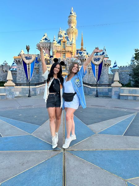 My outfit from Disneyland day one linked 🤍 Jay’s jersey is from WDW last year and not sold online #disney #ootd #disneyootd

#LTKunder100 #LTKfit #LTKunder50