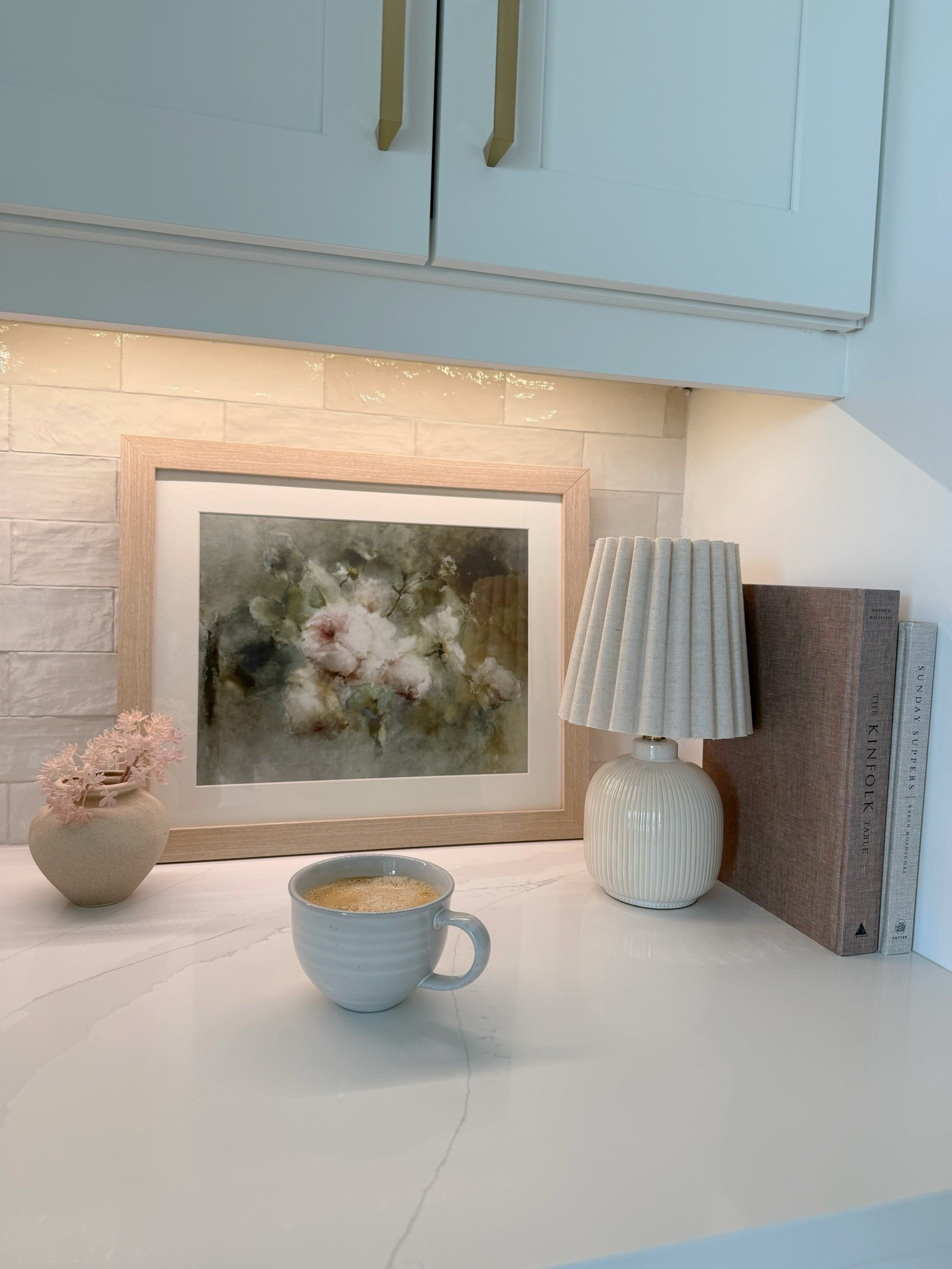 Added some new art to my coffee bar! 🤍



Artwork, kitchen decor, spring decor, framed art, kitchen art, coffee bar, summer decor, home decor, neutral kitchen, kitchen lamp, mini lamp, cookbooks, printable art 



#etsy #target #homedecor #kitchendecor #kitcheninspo

#LTKHome