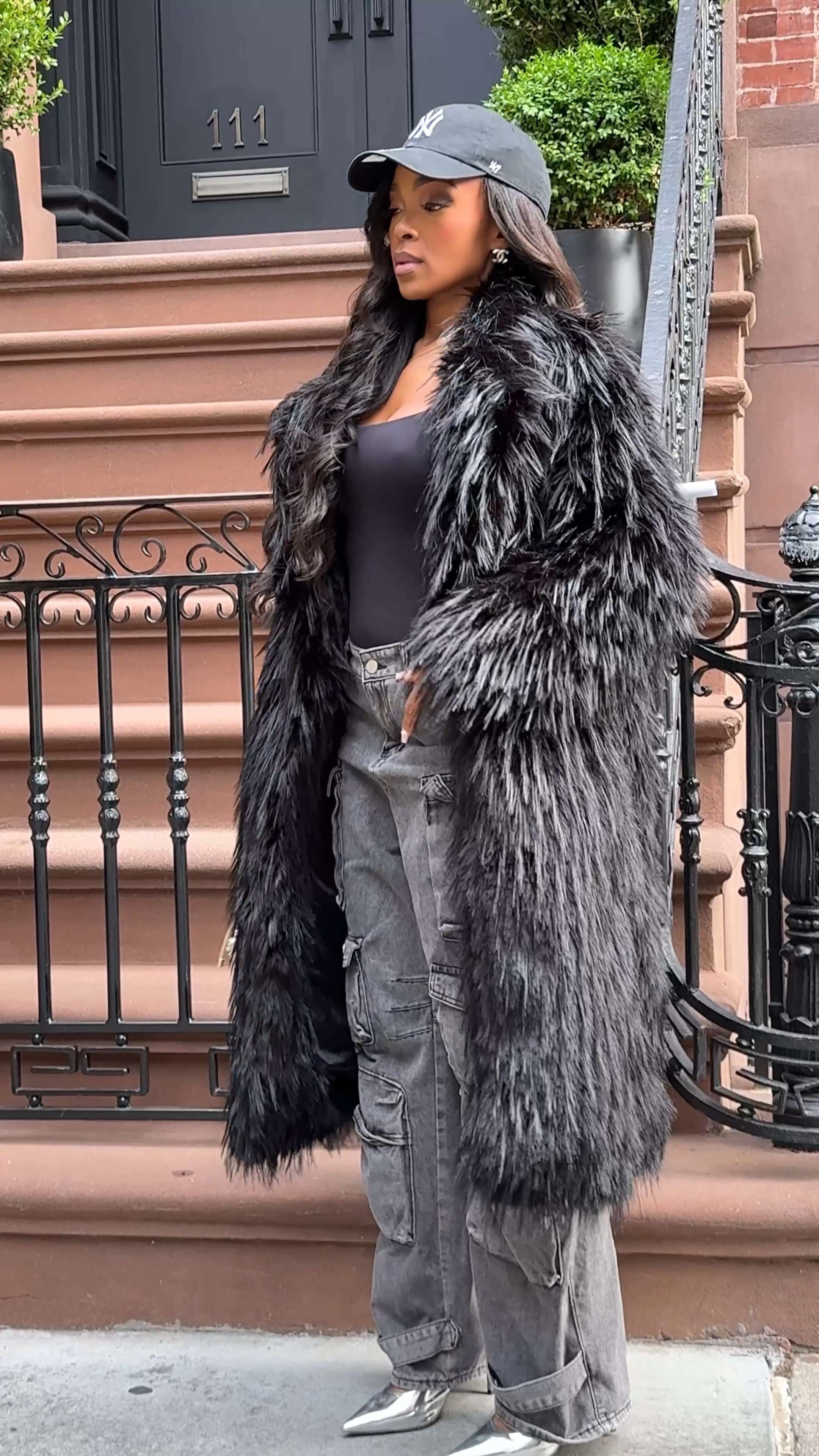 All Black Look for NYFW.  Size small I’m 5’4 | 140lbs | 36D -27 -40 IG & YT: kirasfashionfinds TT: kiraabboud

#NYFW #LTKNYFW 

 #LTKNYFW #LTKU #LTKStyleTip