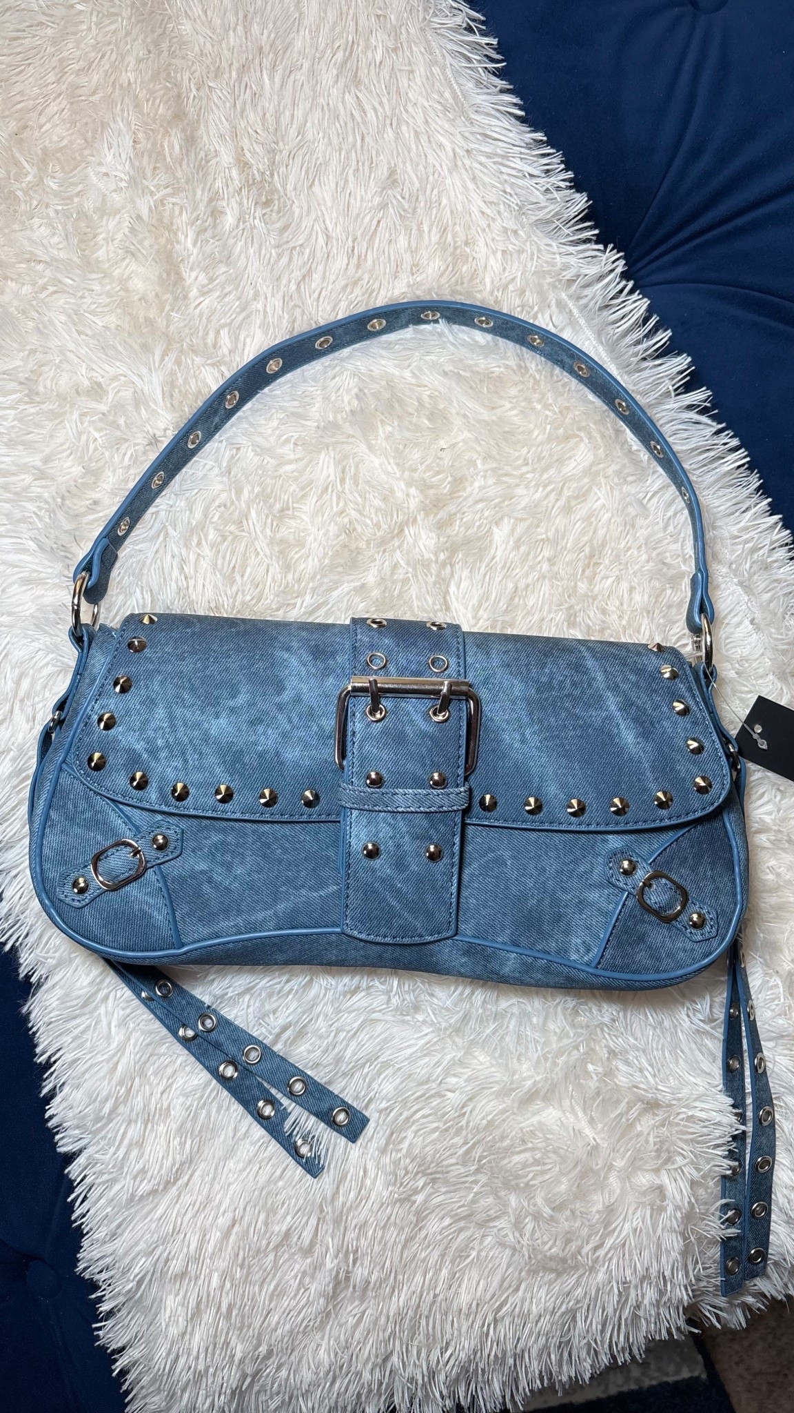 Not just a bag… it’s a statement 💙 #denimbag #bags 

#LTKootd #LTKSaleAlert