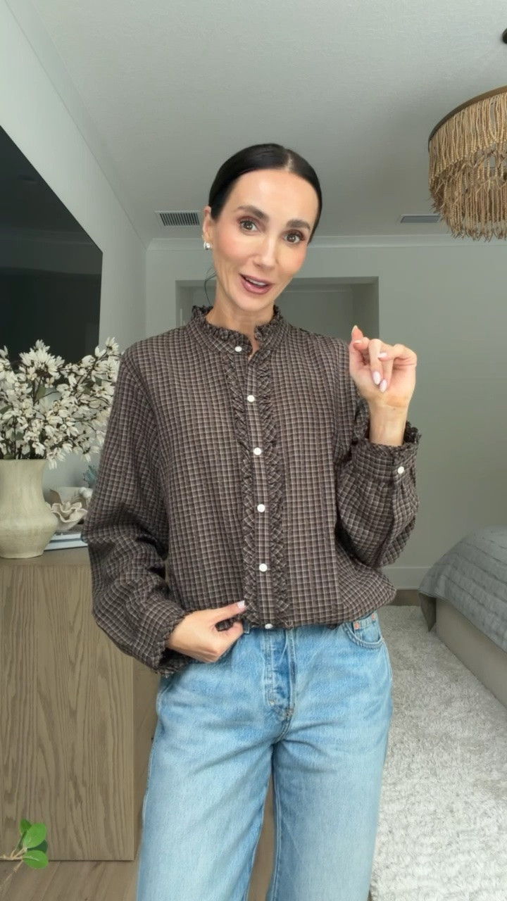 Target Circle Deals, I'm wearing size S in shirt and size 0 in jeans.