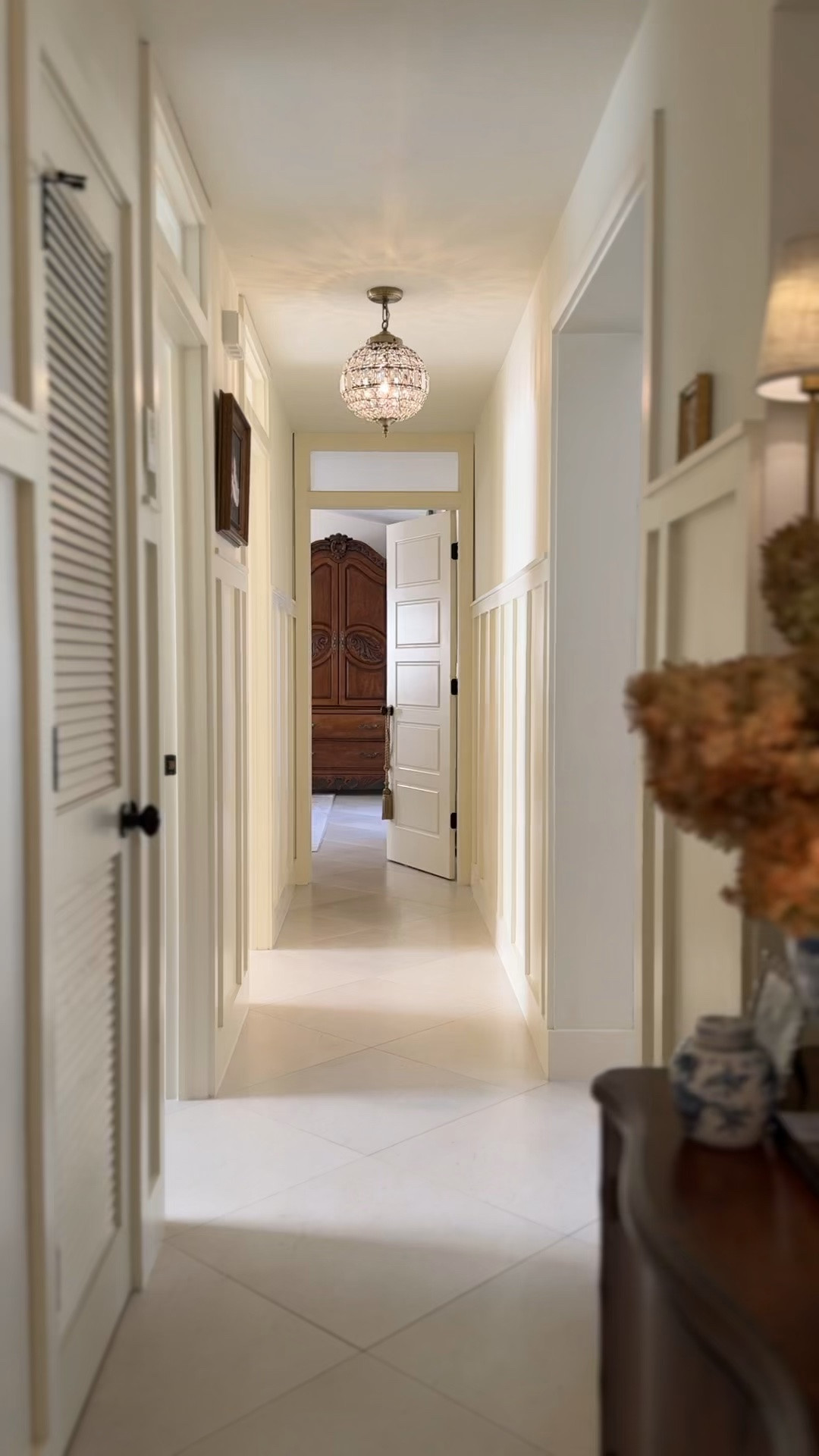 These crystal pendants add a touch of elegance to any space.

Ceiling Pendants. Dried Hydrangeas. Classic Home. Hallway Console. Neutral Collected Home. Wall Sconces. LavenderRoseHome

#LTKHome