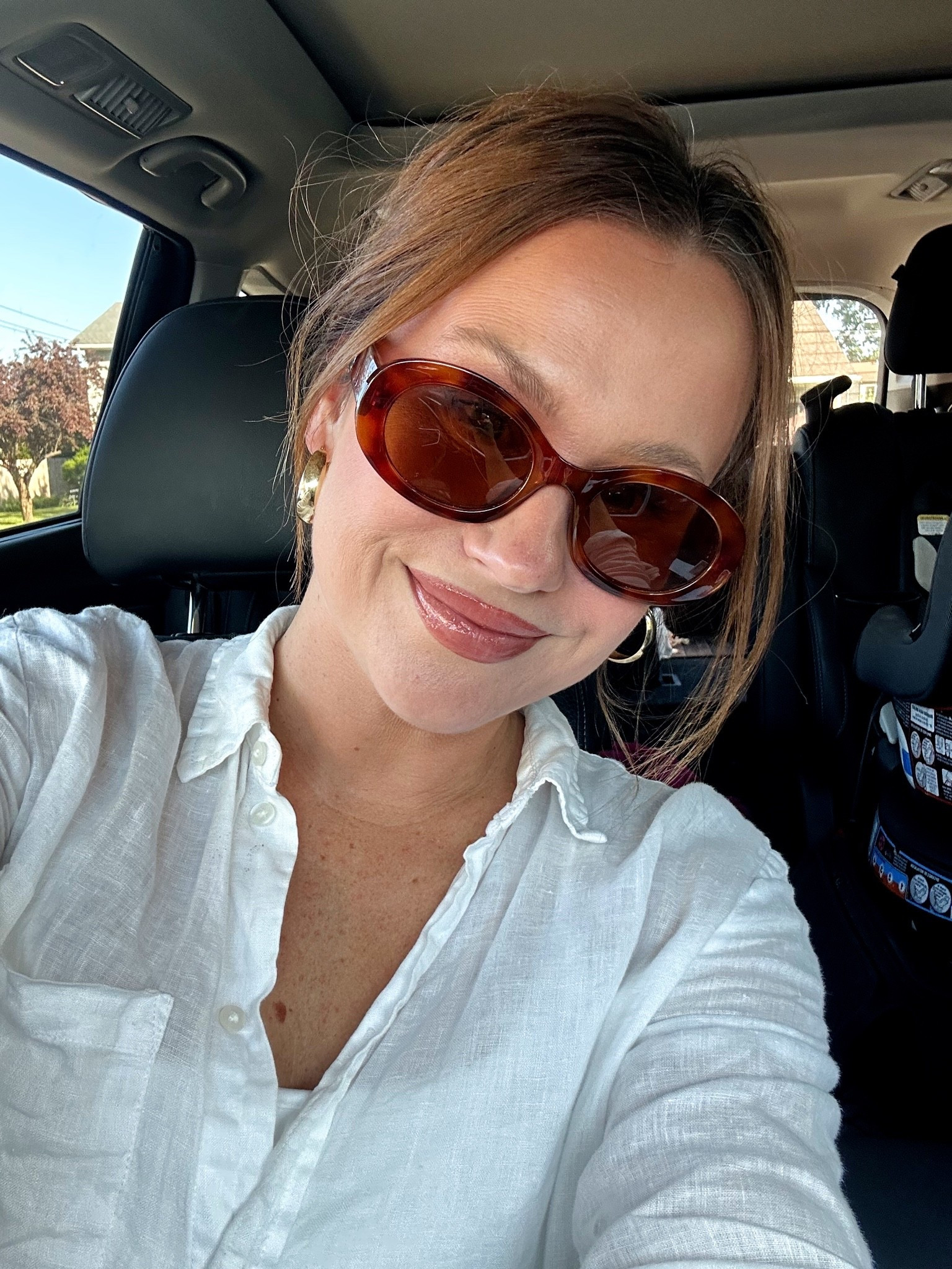 This lipliner is perfect with a little gloss, so pretty and its only $2! shade is mauve aside and lip gloss is shade ice. 

#amazonfinds #sunglasses #lipgloss #fallfashion #lipcombo #primedays #founditonamazon