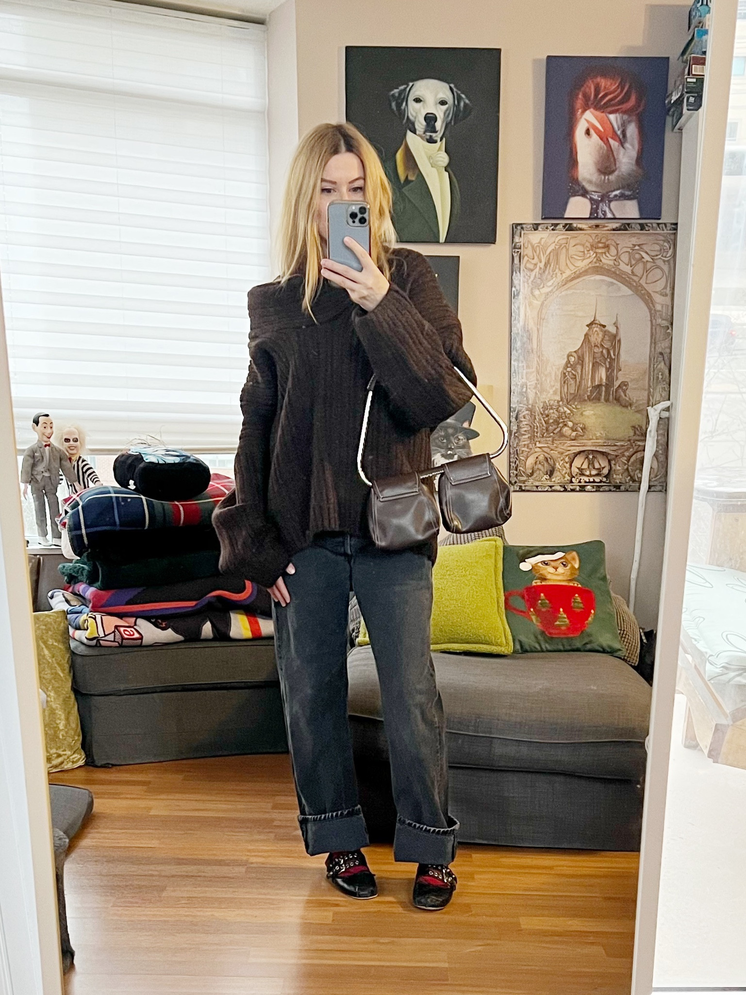 New sweater, vintage jeans, vintage bag, secondhand shoes.

.  #falllook  #torontostylist #StyleOver40  #secondhandFind #vintagelevis #fashionstylist #slowfashion #FashionOver40  #miumiuflats #MumStyle #genX #genXStyle #shopSecondhand #genXInfluencer #genXblogger #secondhandDesigner #Over40Style #40PlusStyle #Stylish40


#LTKover40 #LTKstyletip #LTKshoecrush