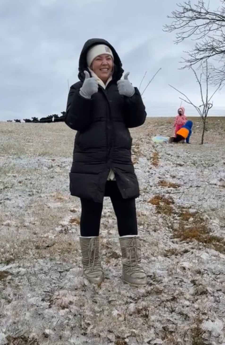 My favorite winter pieces to stay warm at home and traveling! ☃️
#amazon #moonboots #Carhartt #aerie #americaneagle

#LTKTravel #LTKgrwm #LTKSeasonal