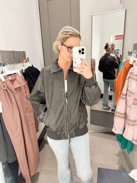 This worn in leather jacket is such a nice piece for your wardrobe this fall. It’s big and baggy but not too oversized. I love this piece. 

#Target #TargetIsMyFavorite #TargetFashion #FallFashion #TargetIsEverything #TargetStyle