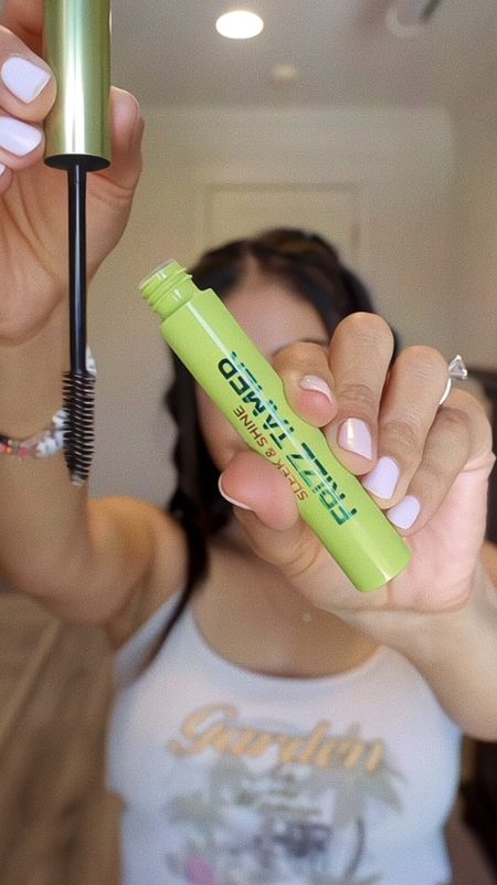 Quick and easy spring hair! Btw, obsessed with this frizz tamer wand! 