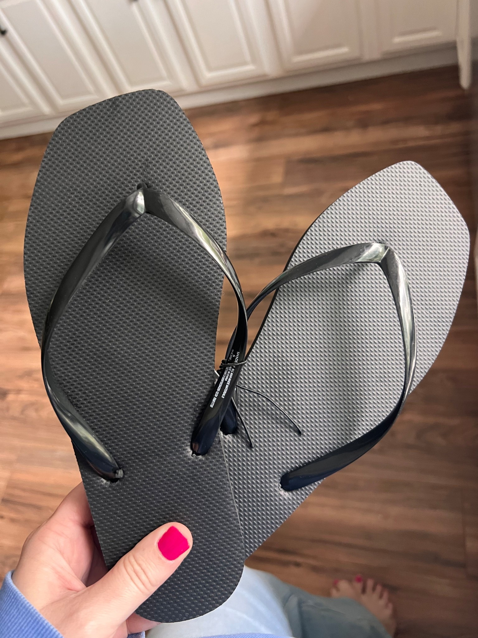 $1 flip flops at target today only! 

#LTKSaleAlert #LTKSeasonal #LTKStyleTip
