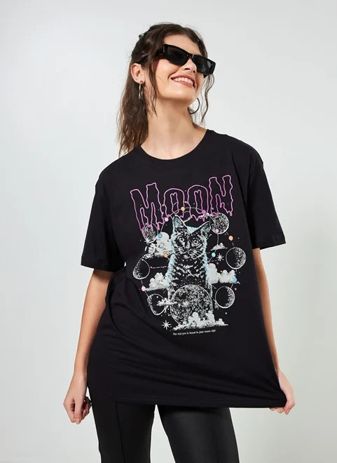 camiseta oversized gato com strass | YouCom (BR)