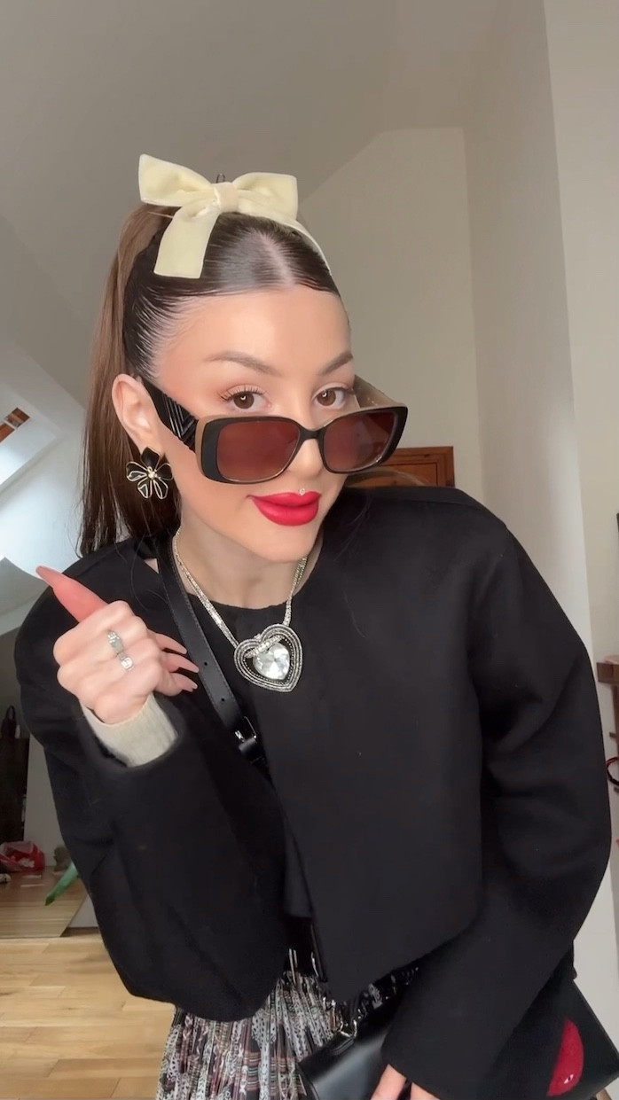 DAY 1 of styling every piece in my wardrobe from left to right, to help me with my indecision and get me out of my comfort zone. The aim is to get reacquainted with some pieces I forgot that I love! 


#LTKVideo #LTKStyleTip #LTKShoeCrush