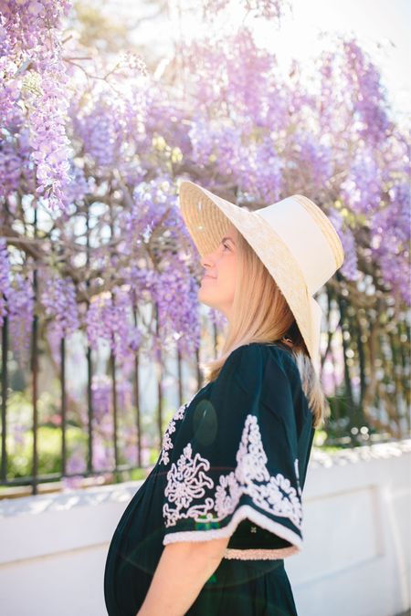 Tis the season to keep the sun off my face! This straw sunhat with its grosgrain band couldn’t be lovelier (except the fact that it’s 25% off at Saks helps!) #Saks #SaksPartner 